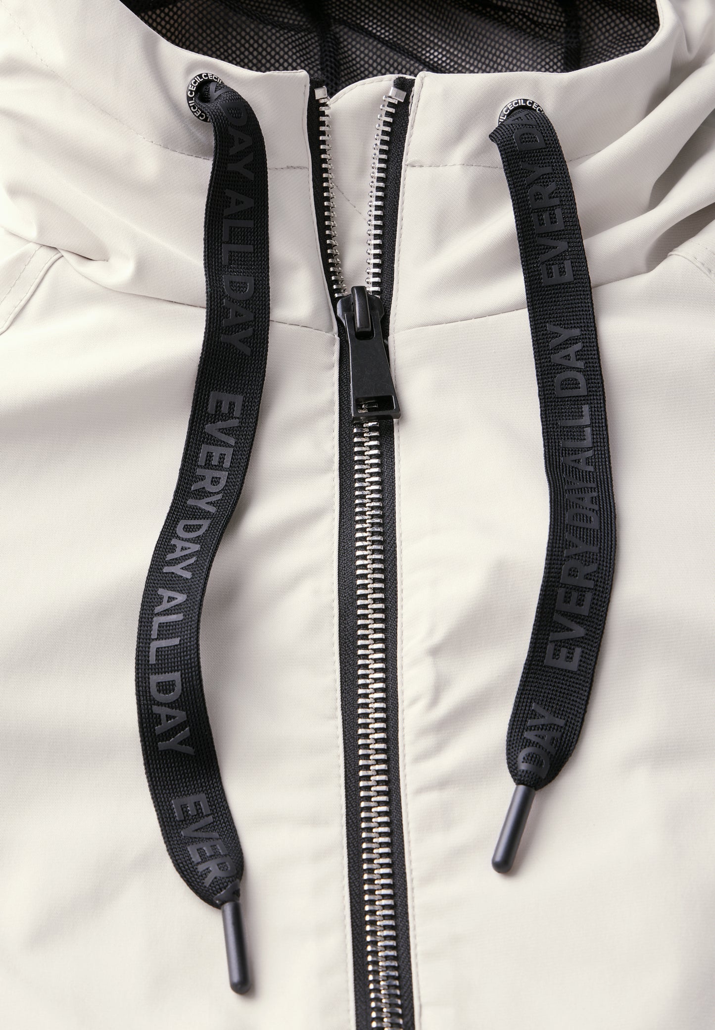 Kurze Jacke