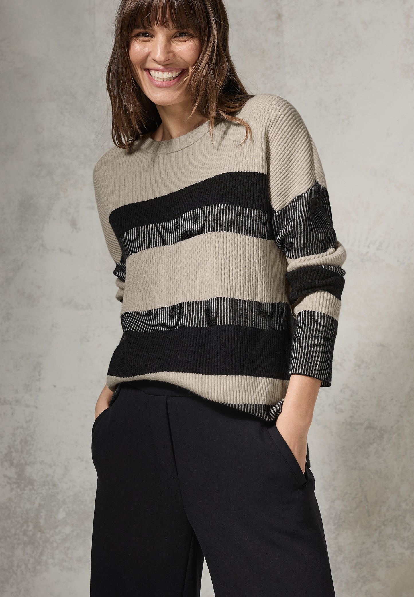 Gestreifter Pullover