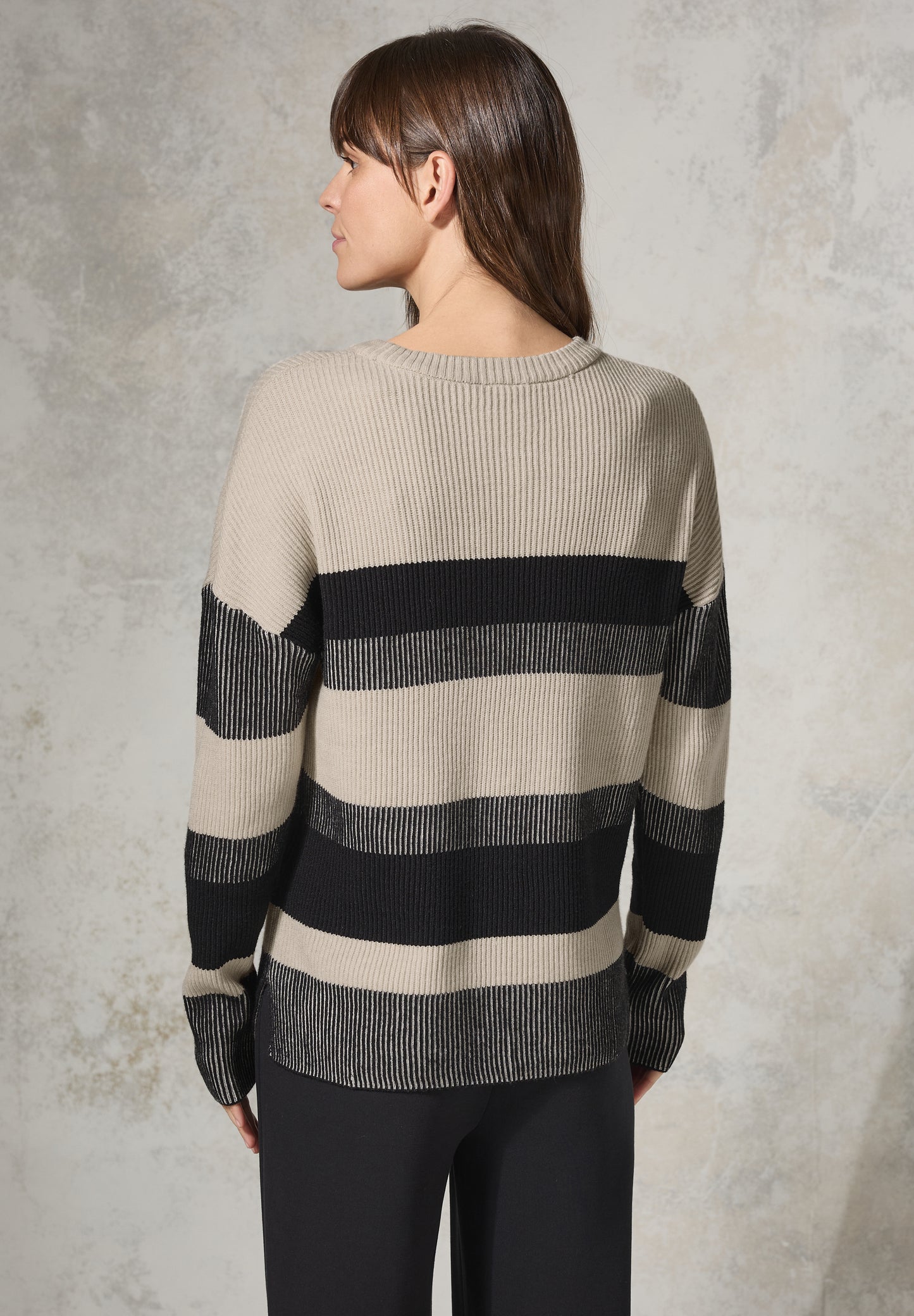 Gestreifter Pullover