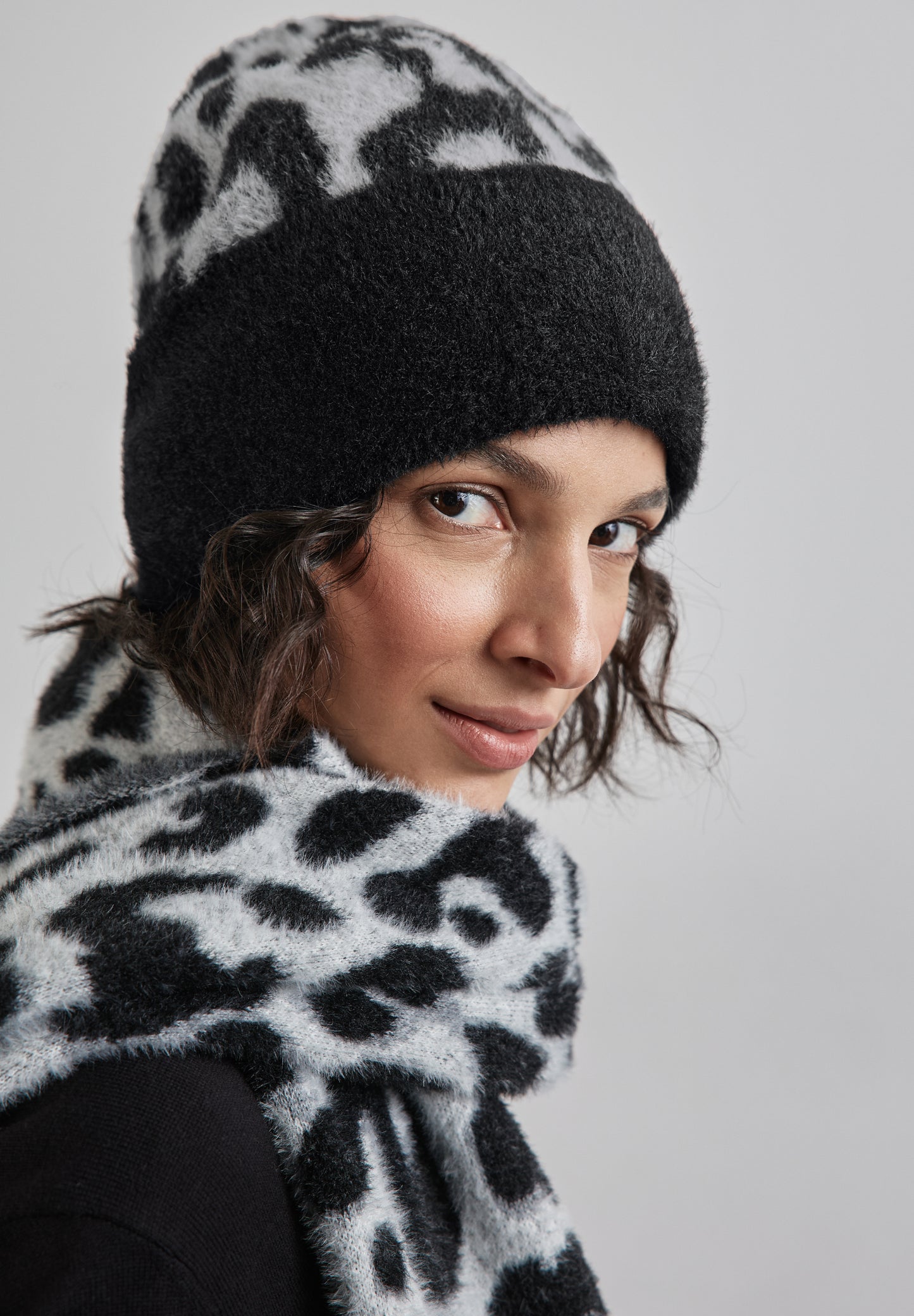 Leo-Beanie