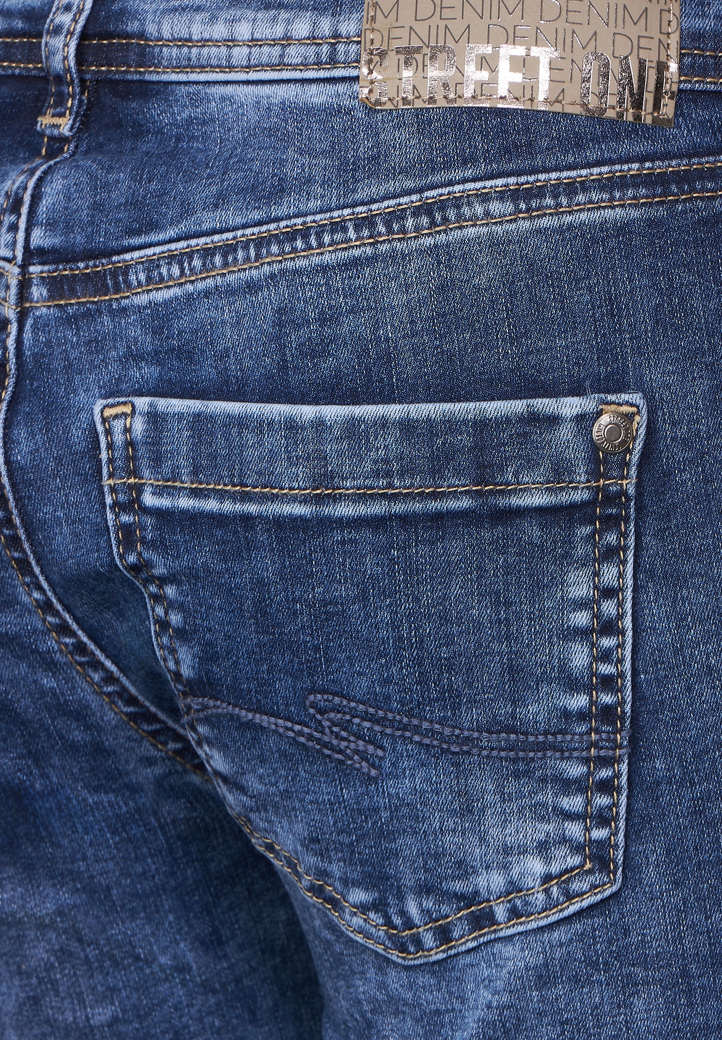 Casual Fit Jeans