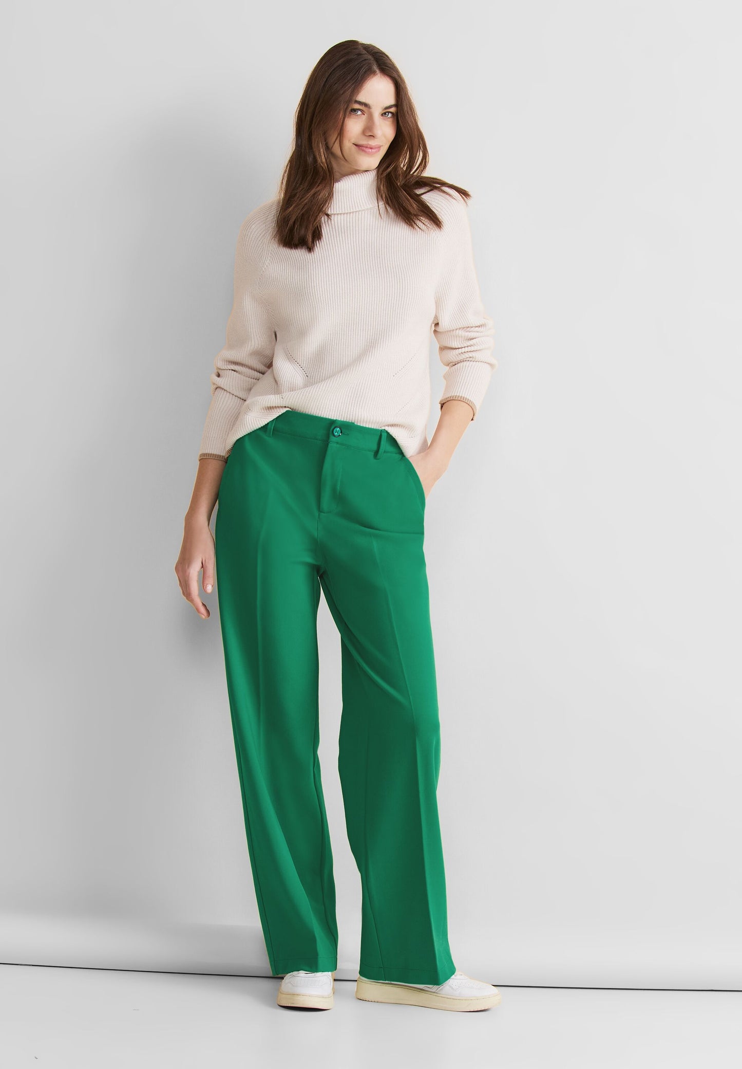 Casual Fit Hose