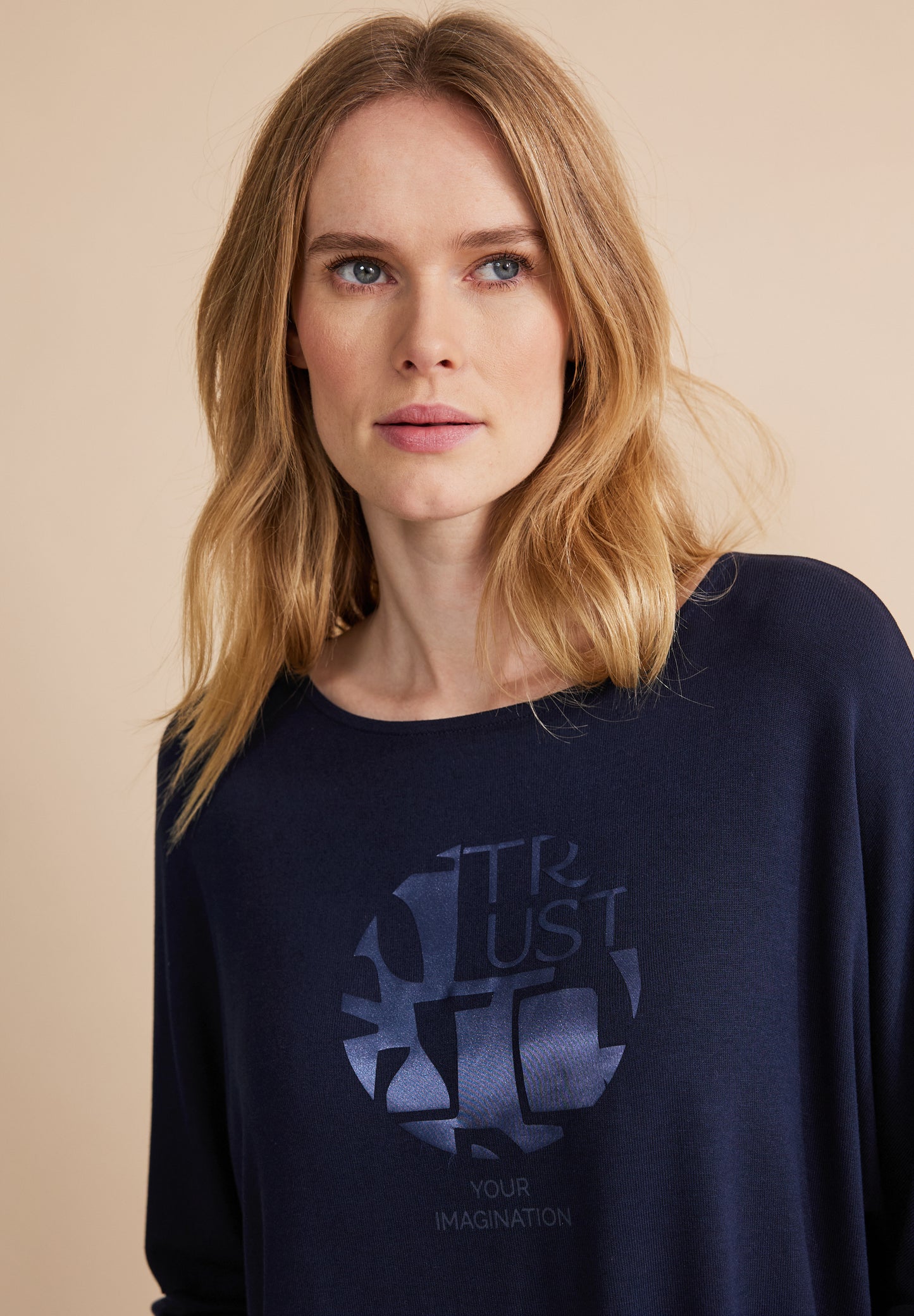 Shirt mit Schimmer Print