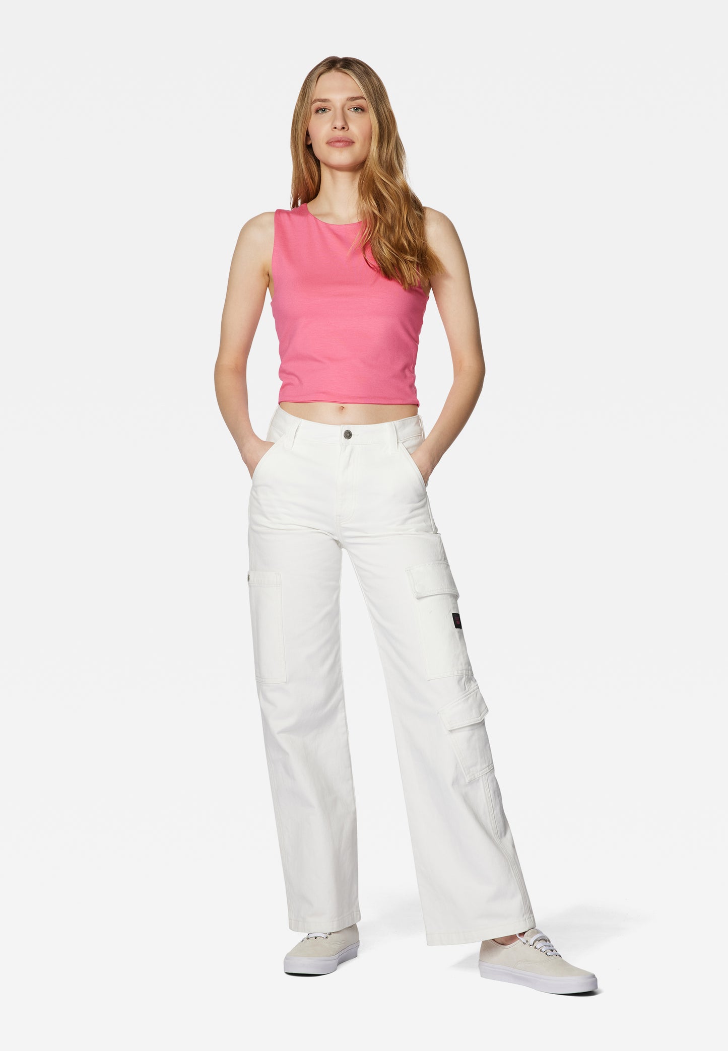 SLEEVELESS TOP