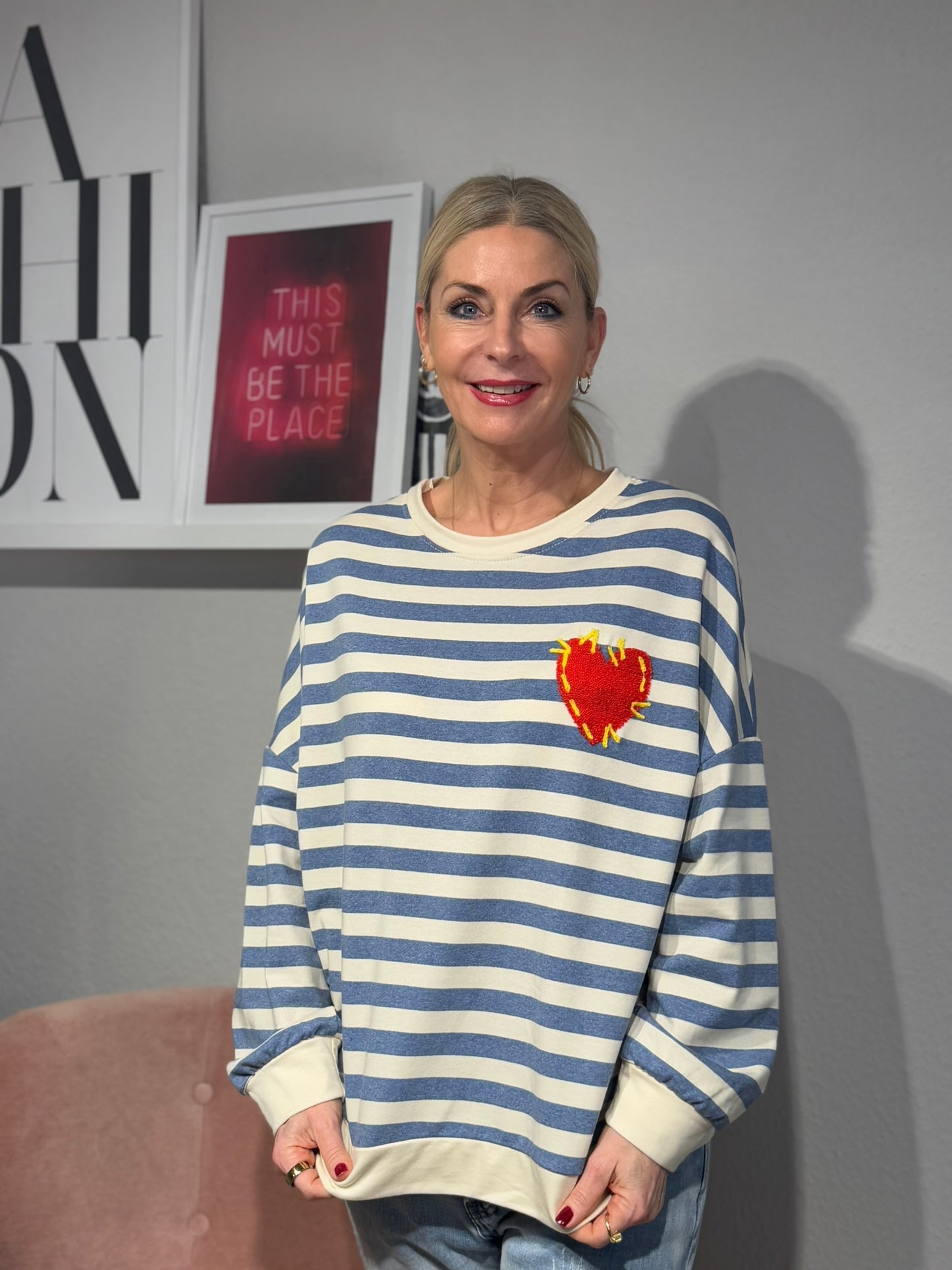 Da. Sweatshirt mit Herz
