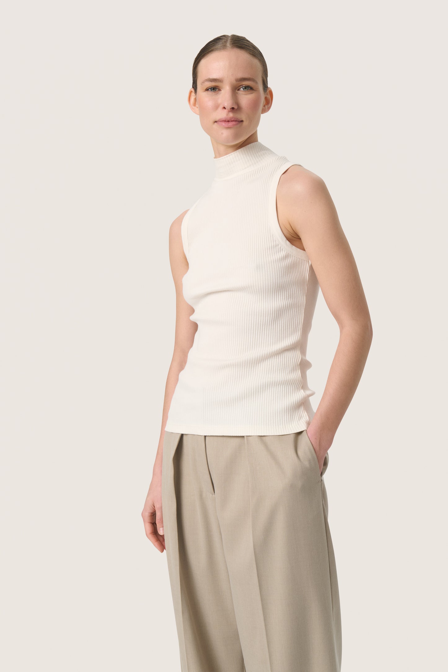 SLSimone High Neck