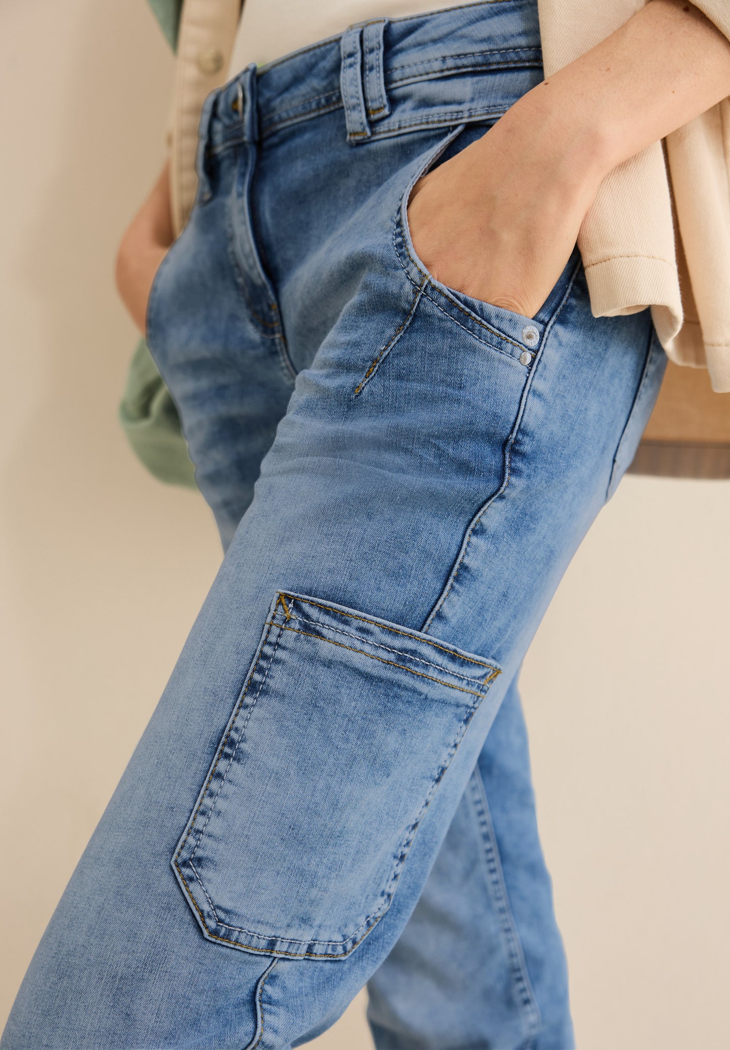Jeans mit Cargo-Look Taschen
