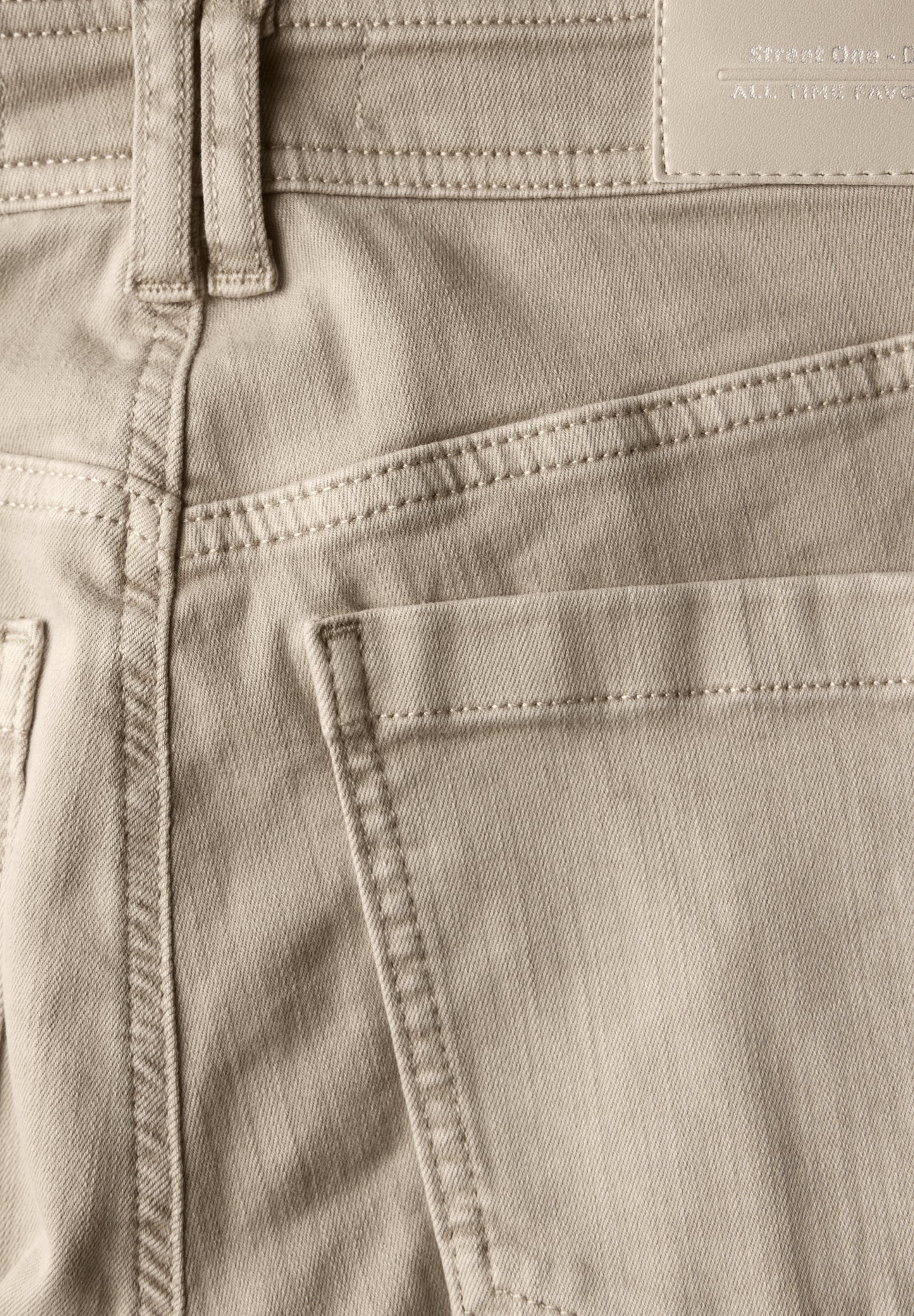 Jeans im Cargo-Look