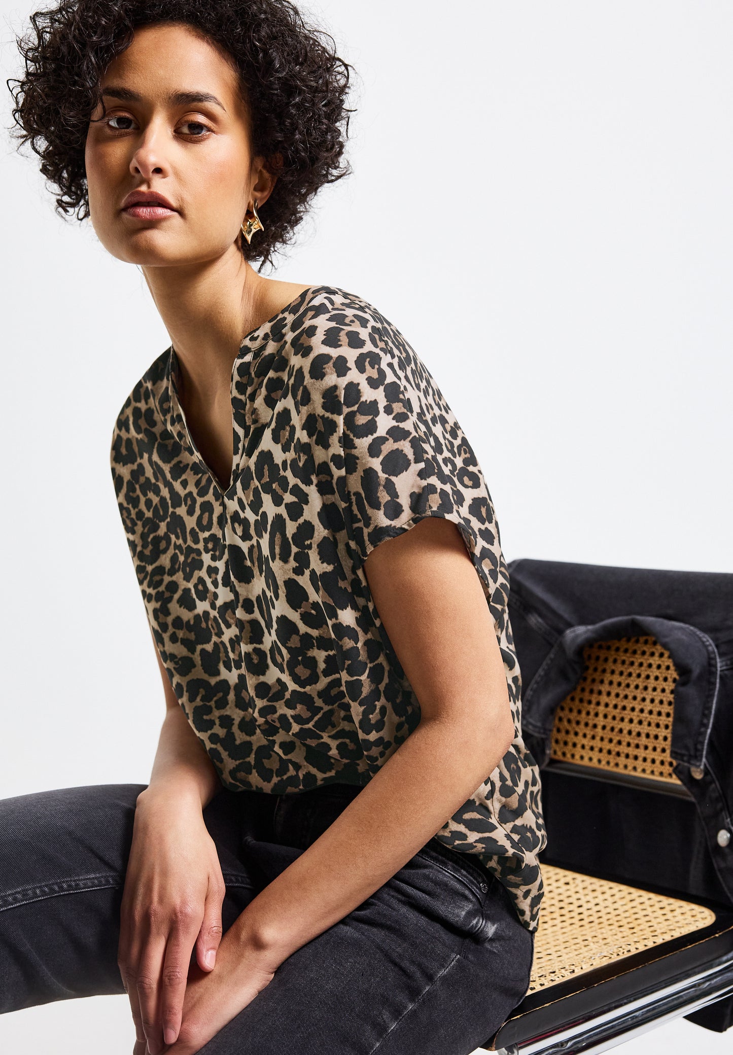 Blusenshirt mit Leo-Muster