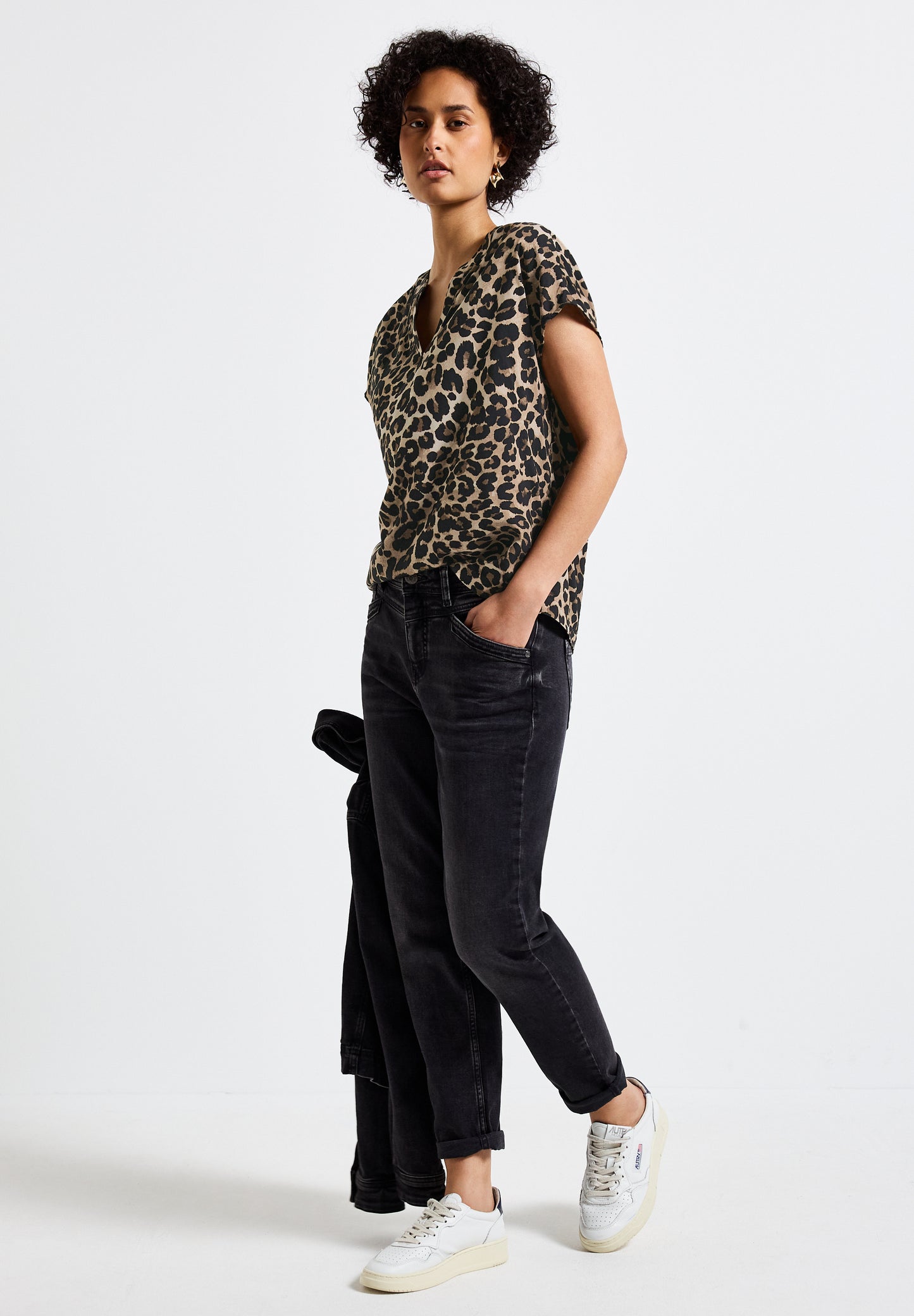 Blusenshirt mit Leo-Muster