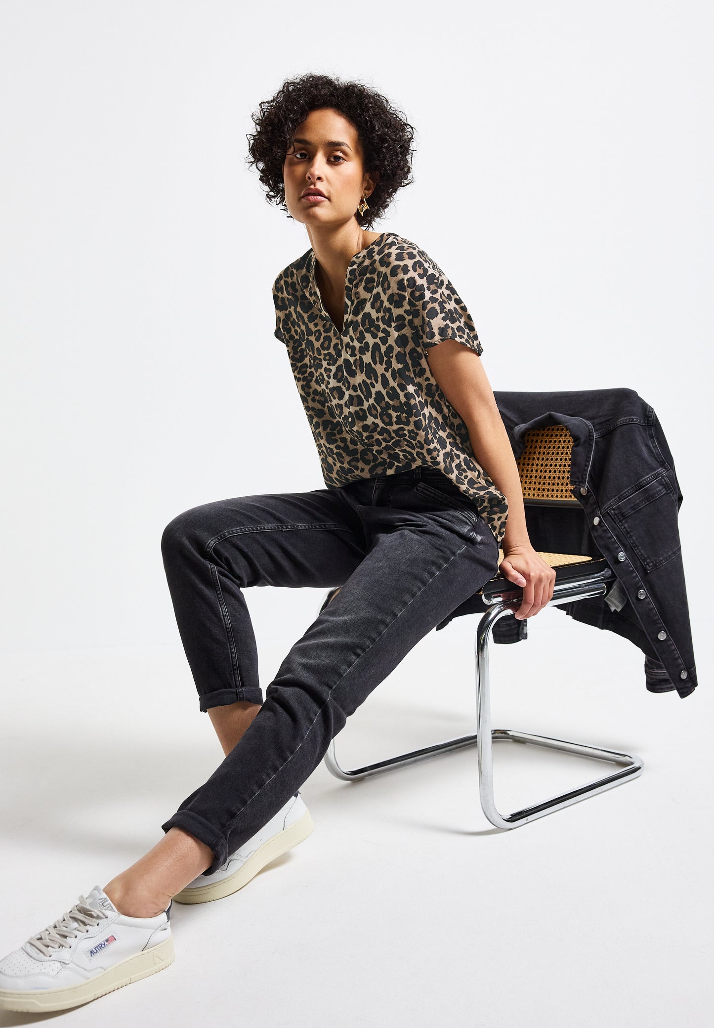 Blusenshirt mit Leo-Muster