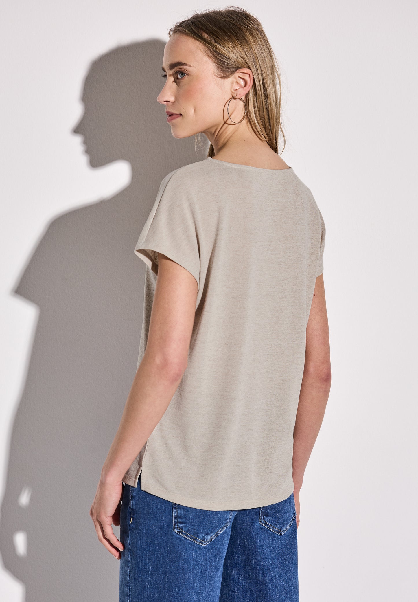 Schimmerndes V-Neck Shirt