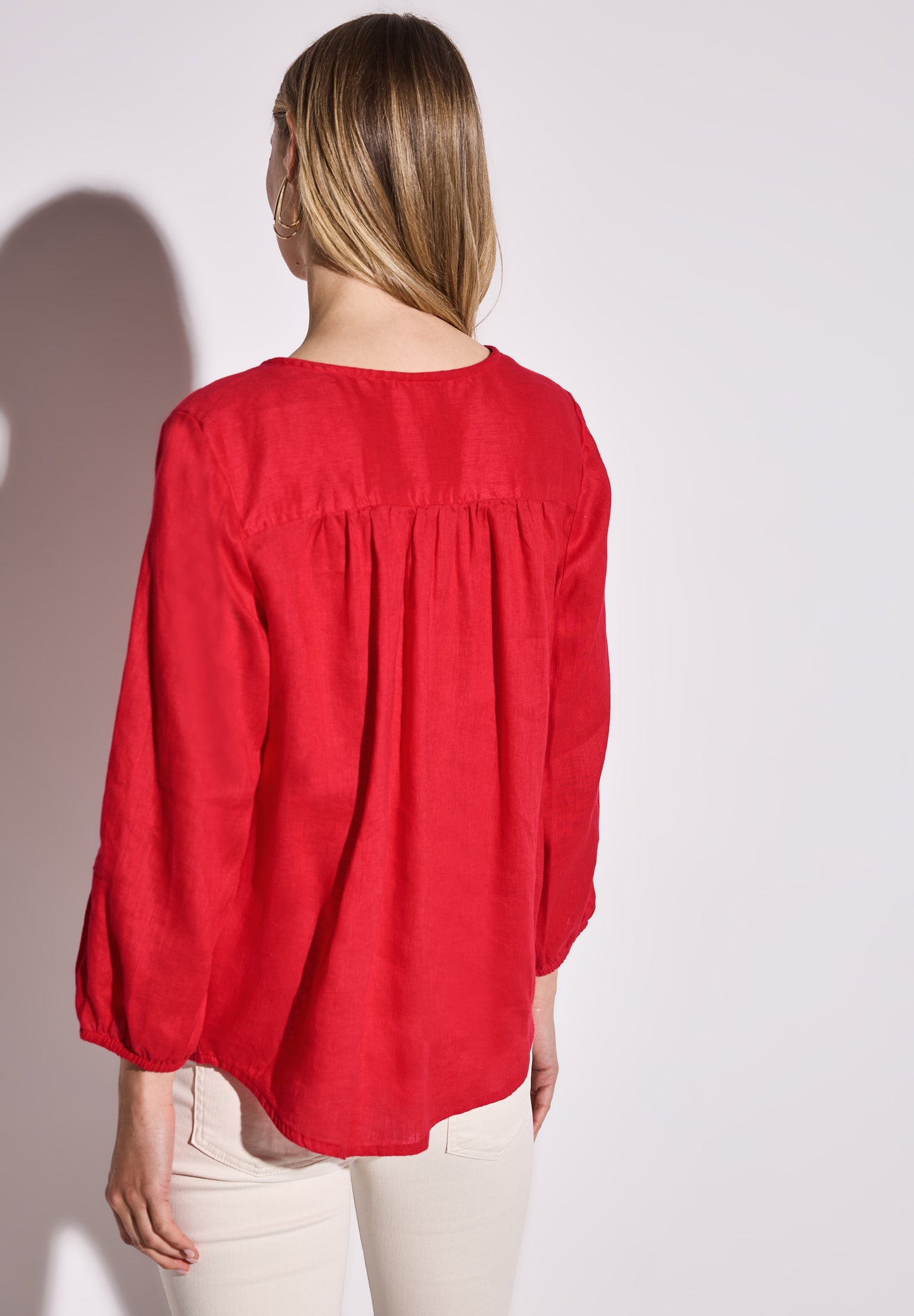 Rundhalsbluse aus Leinen