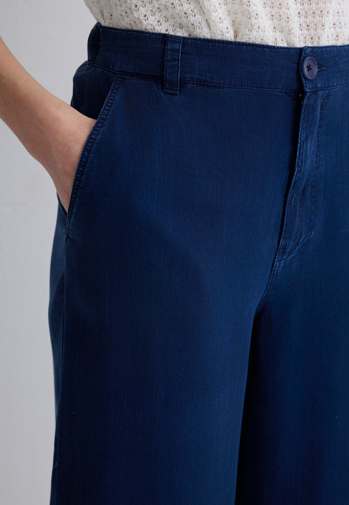 WOVEN PANTS