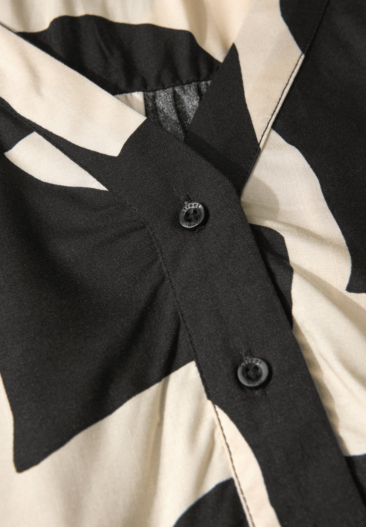 Gemusterte Bluse