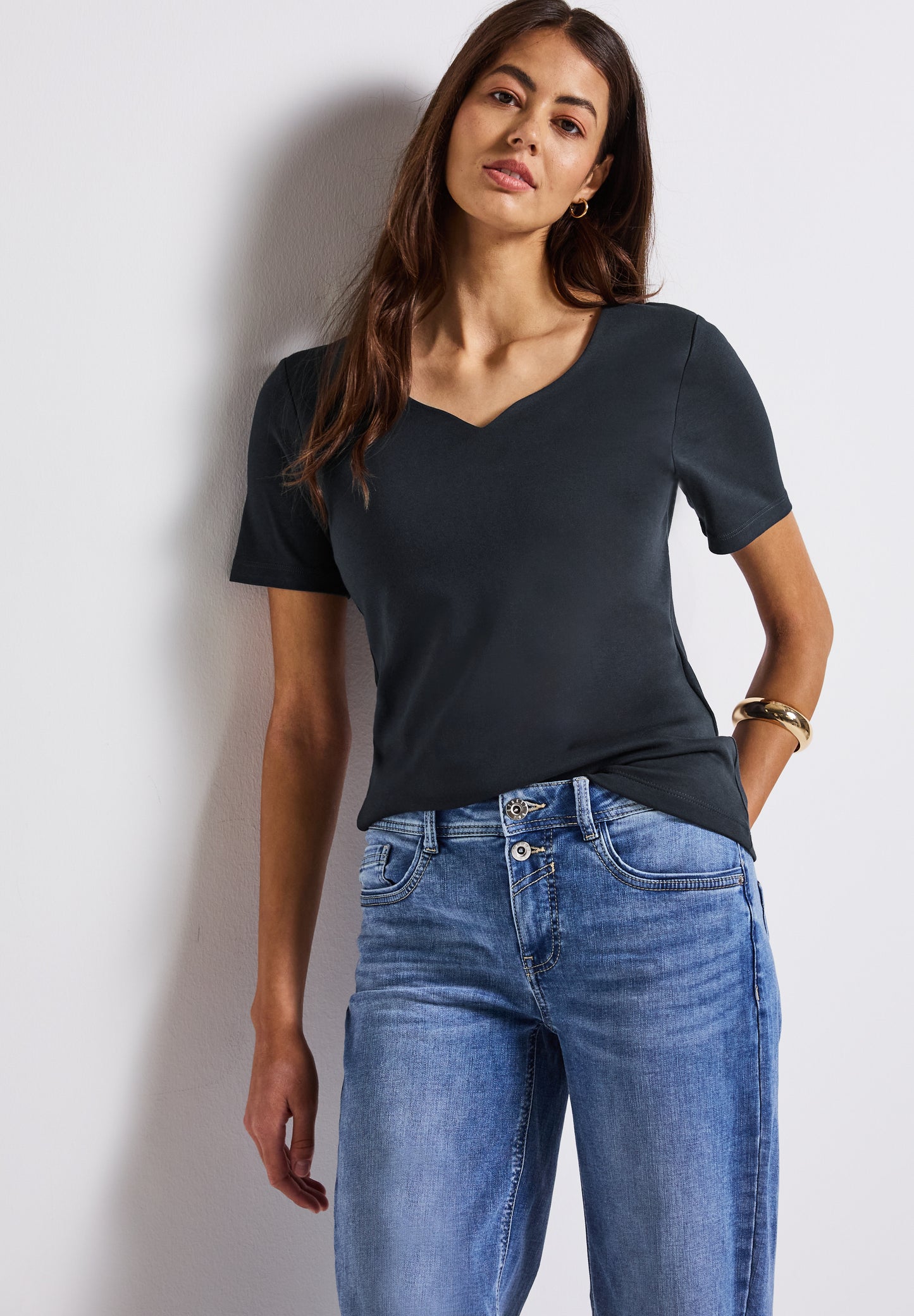 T-Shirt mit Herzausschnitt