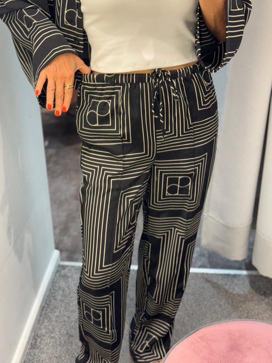 Hose | Geo Chic