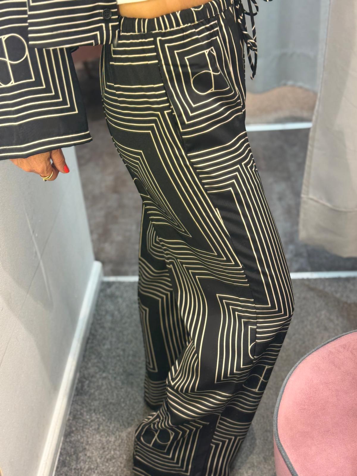 Hose | Geo Chic