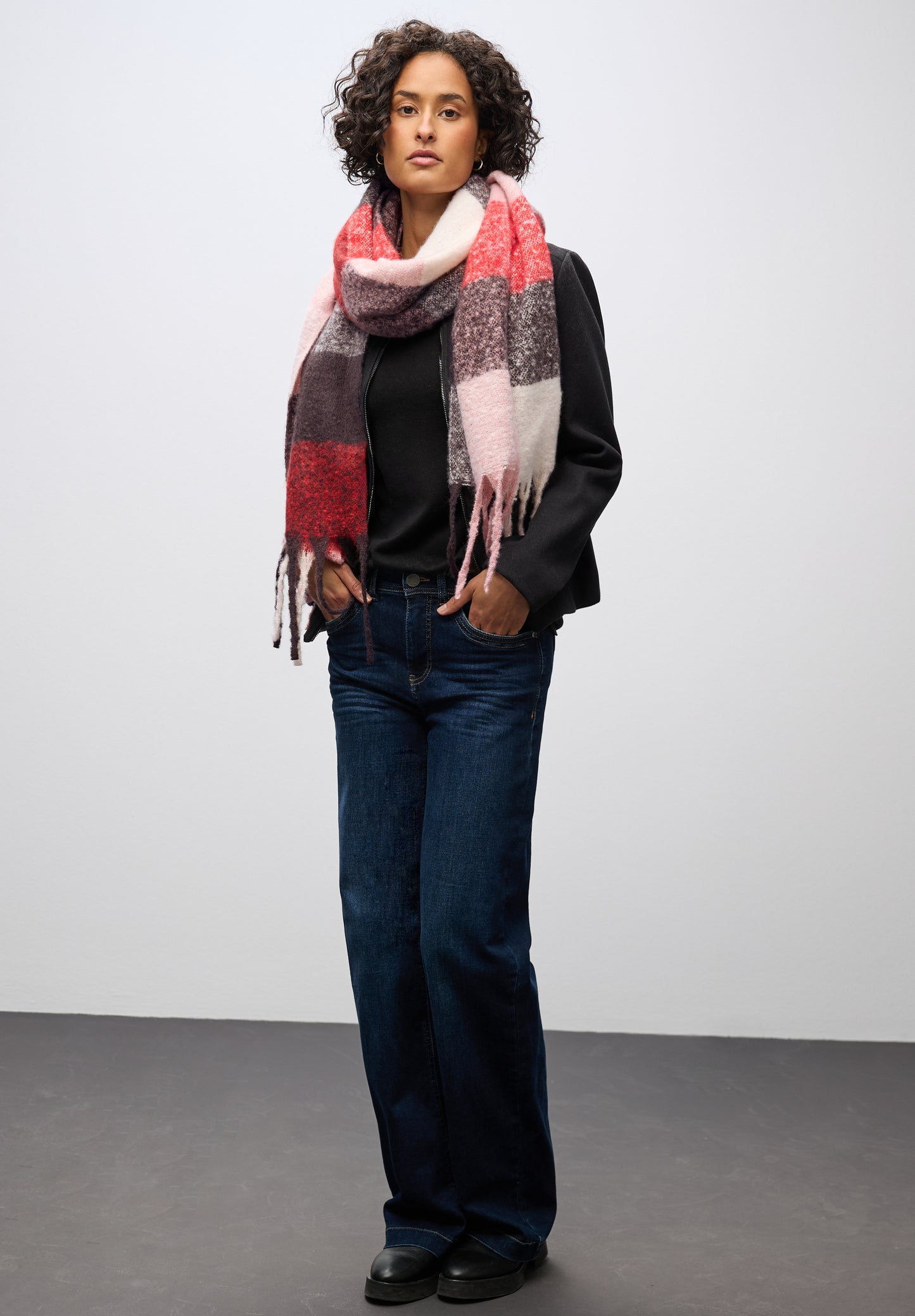 Kuscheliger Madras Schal