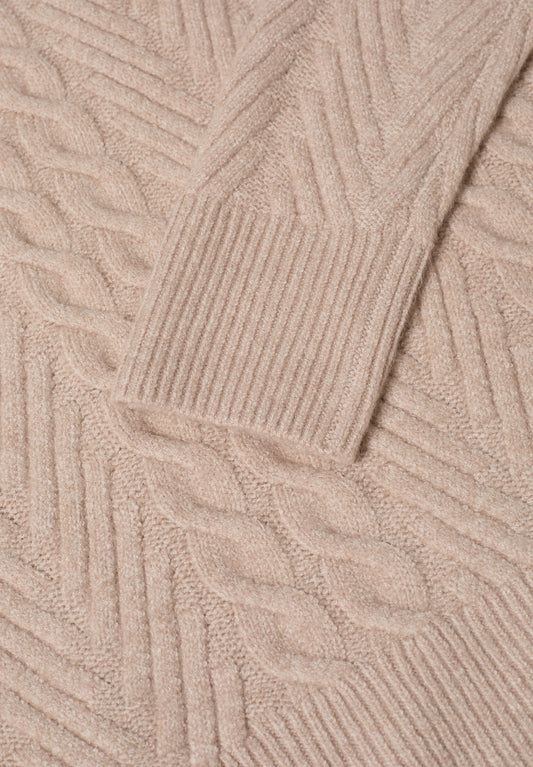 Pullover mit Zopfmuster