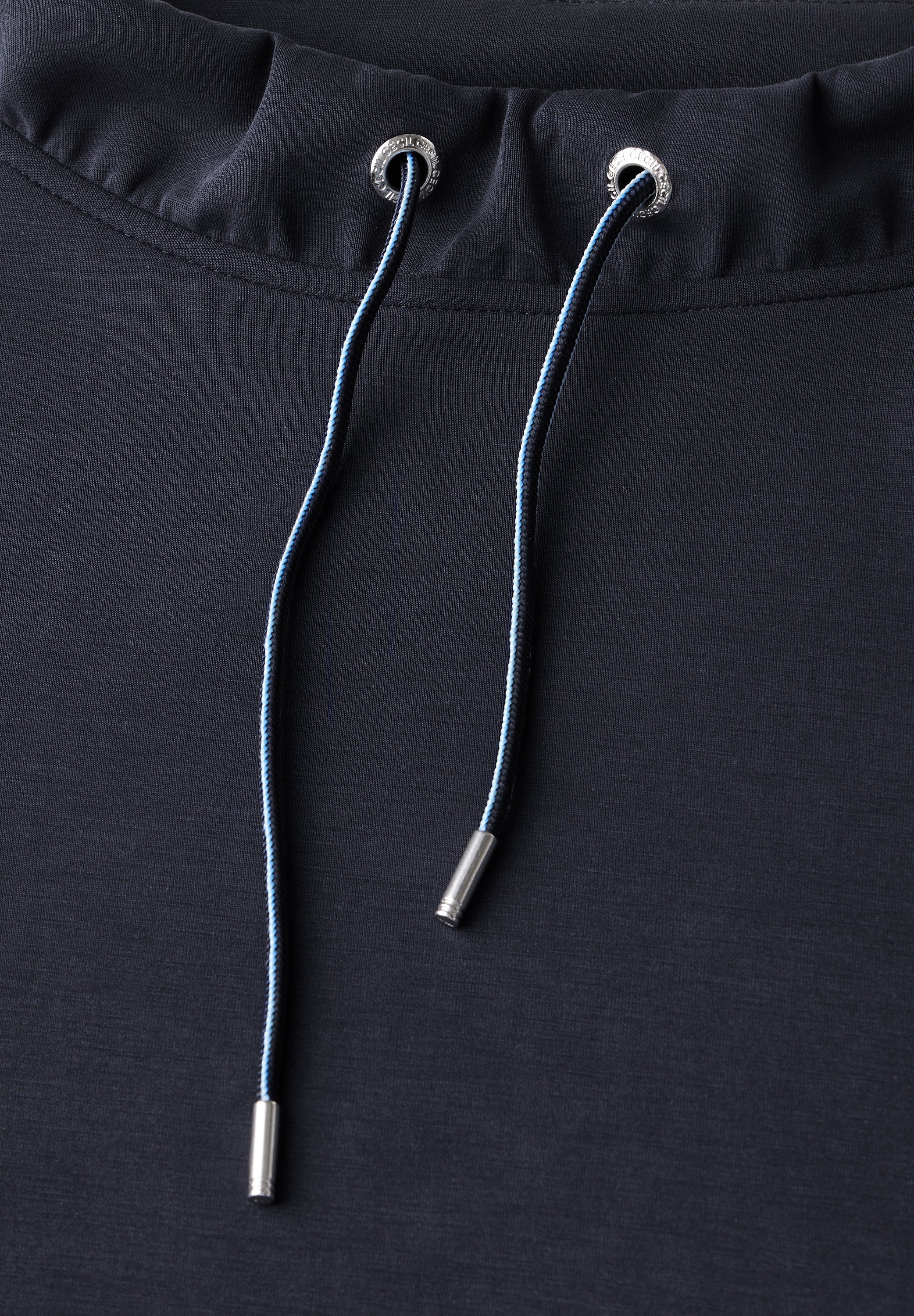 Shirt mit Funnelneck