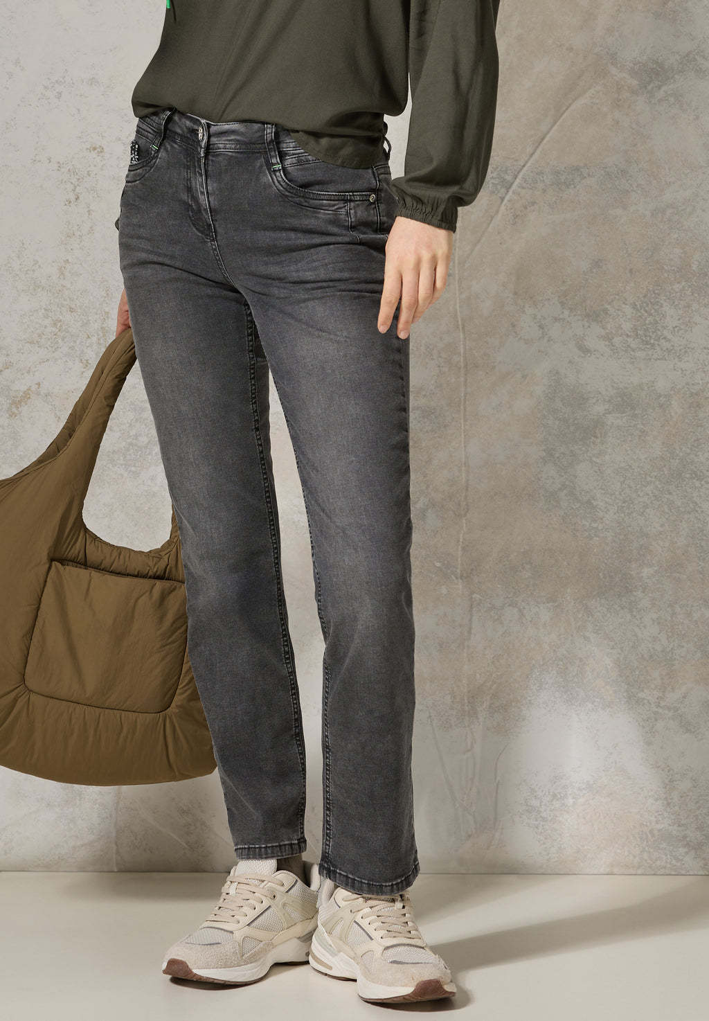 Jeans mit Bouclé-Detail