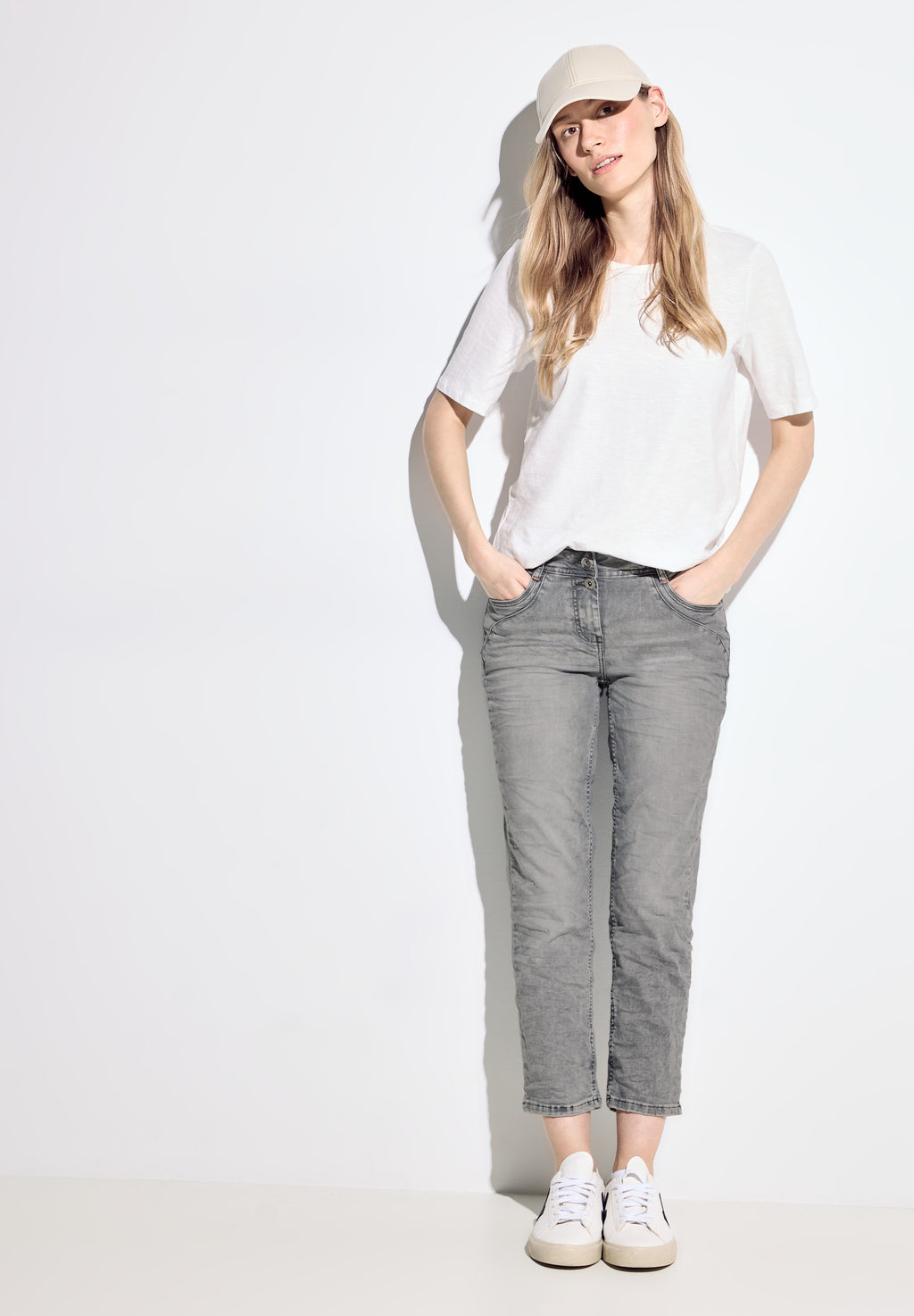 7/8 Casual Fit Jeans