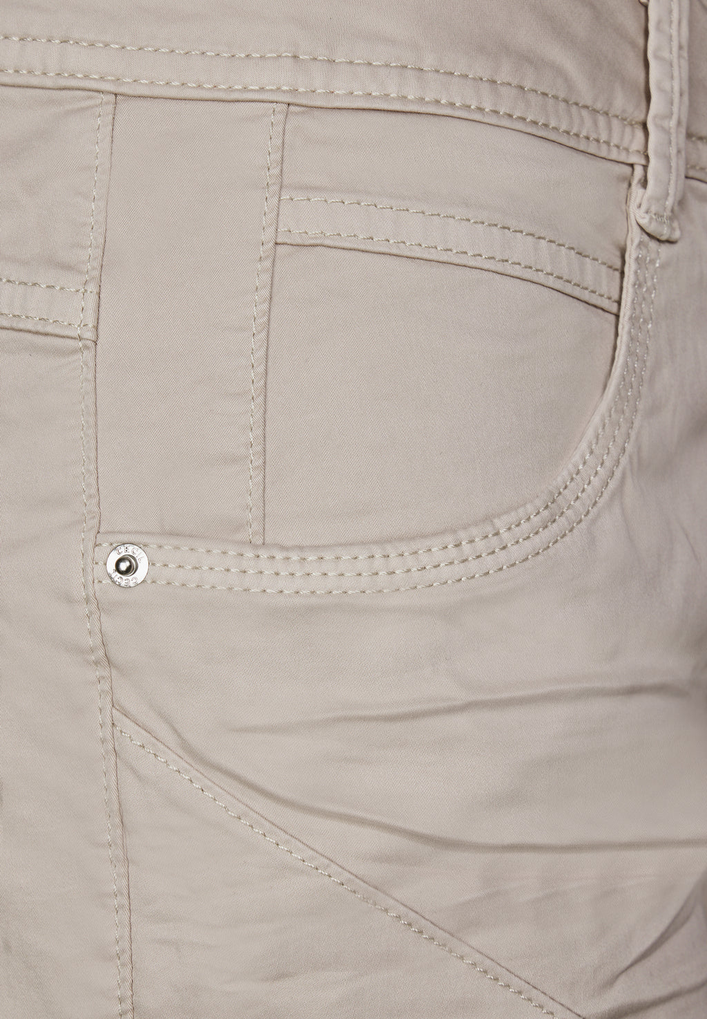 Casual Fit Hose