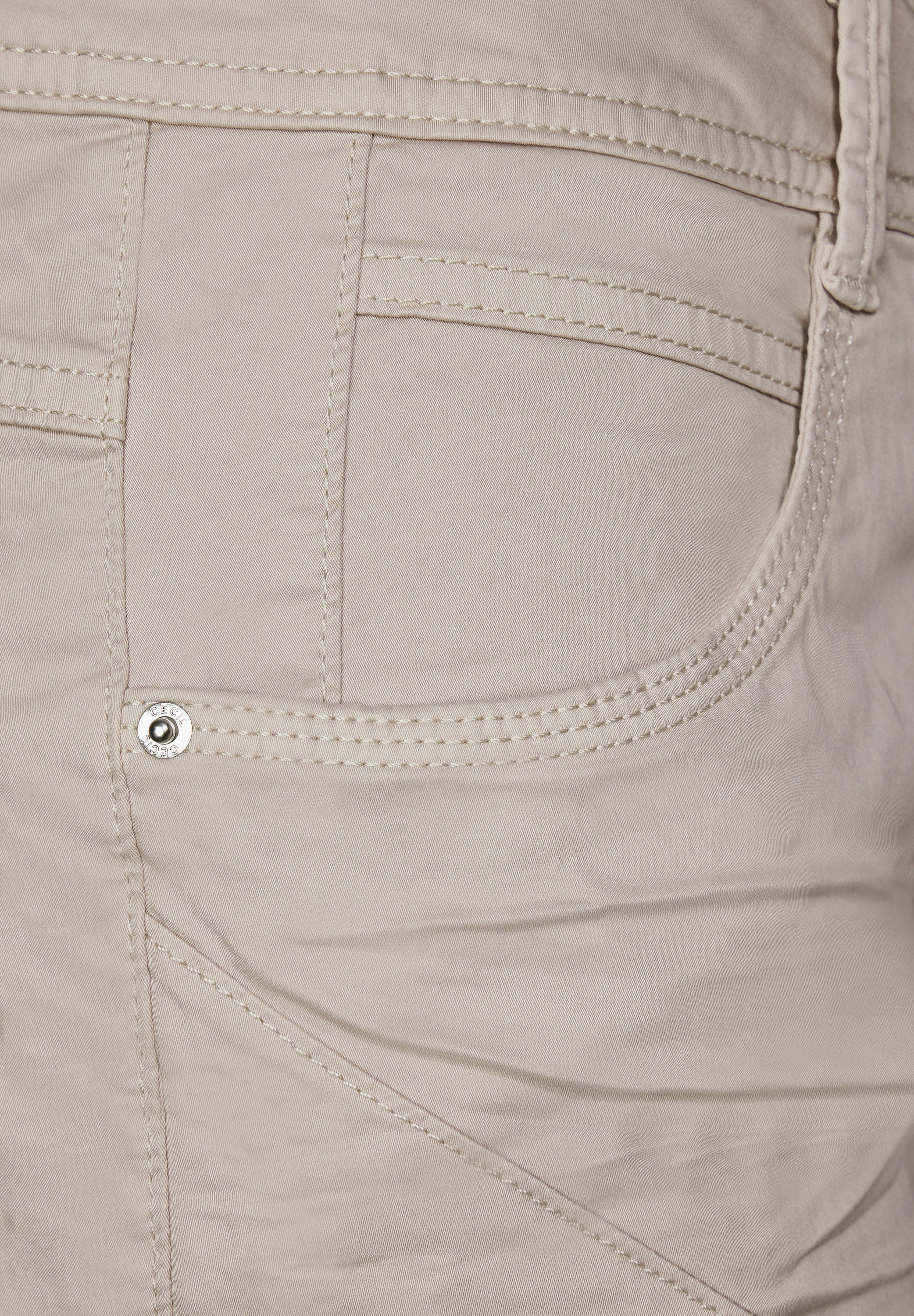 Casual Fit Hose