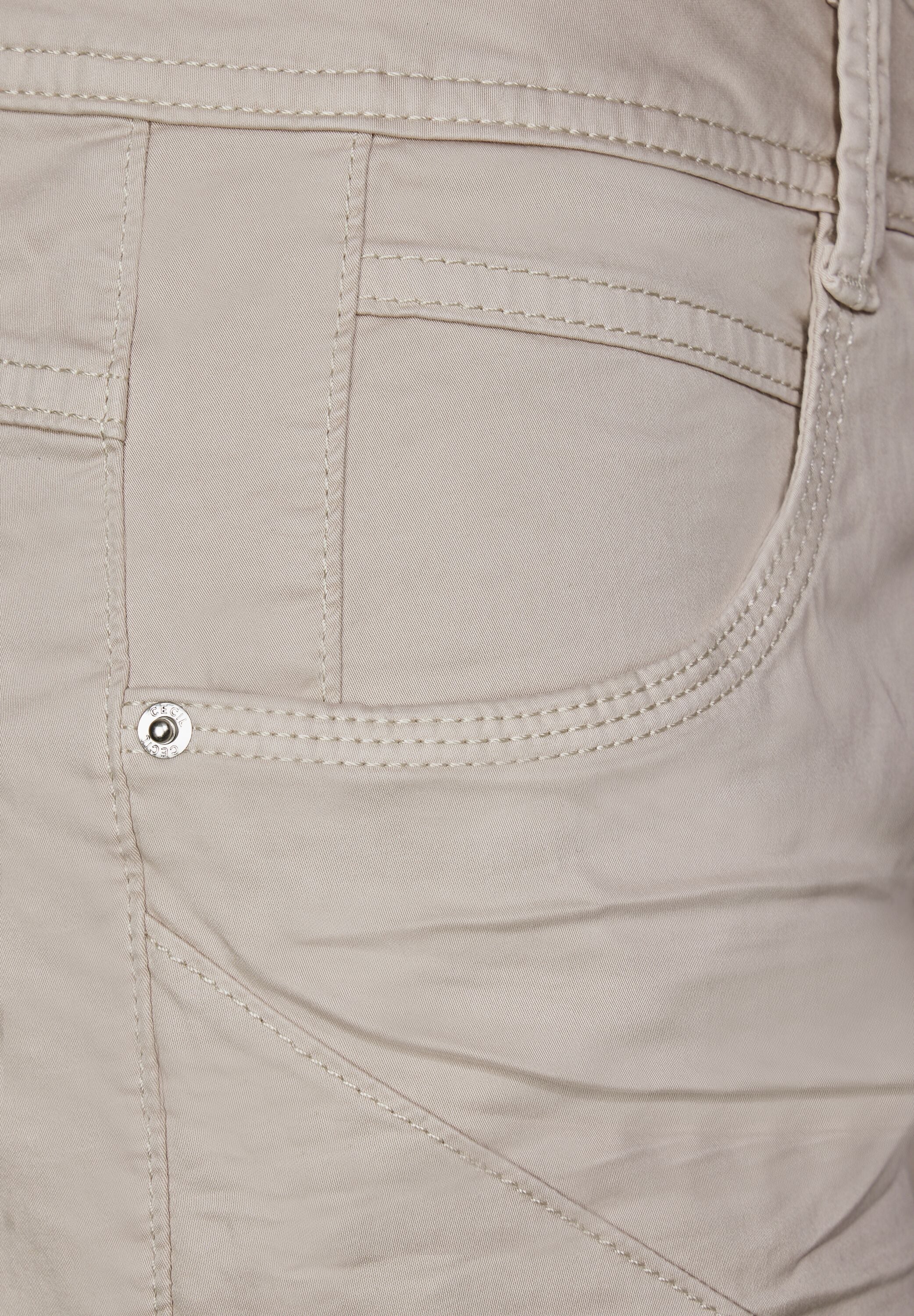 Casual Fit Hose
