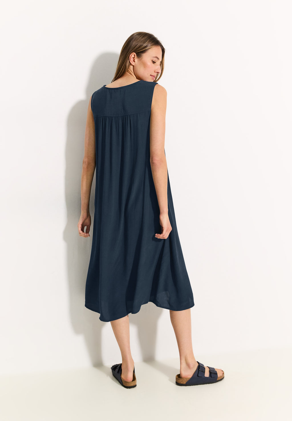 Sommer-Kleid mit Struktur