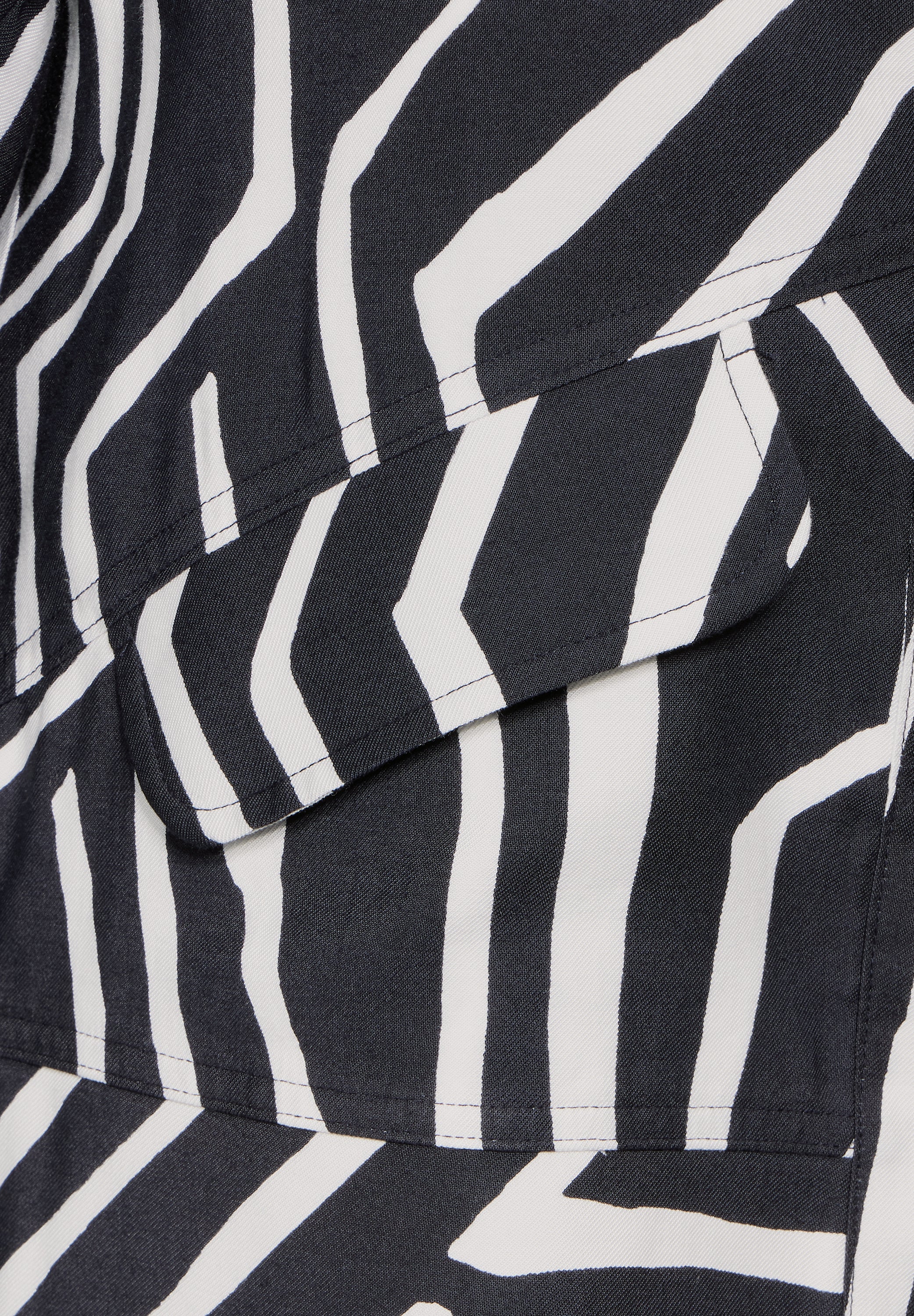 Kurze Jacke mit Print