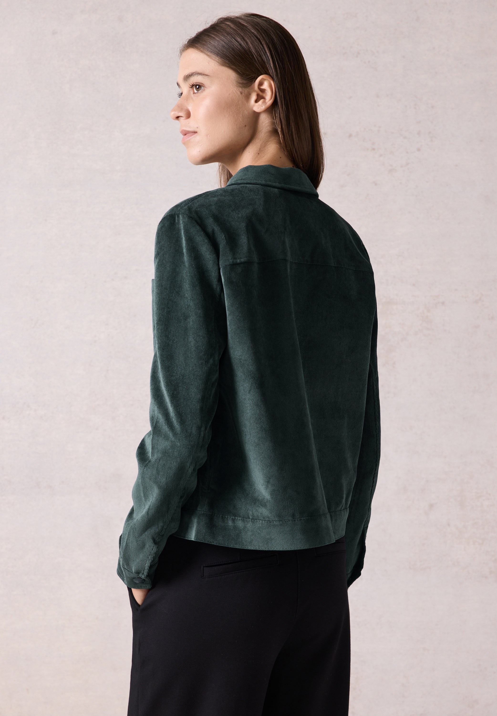 Kurze Cordjacke