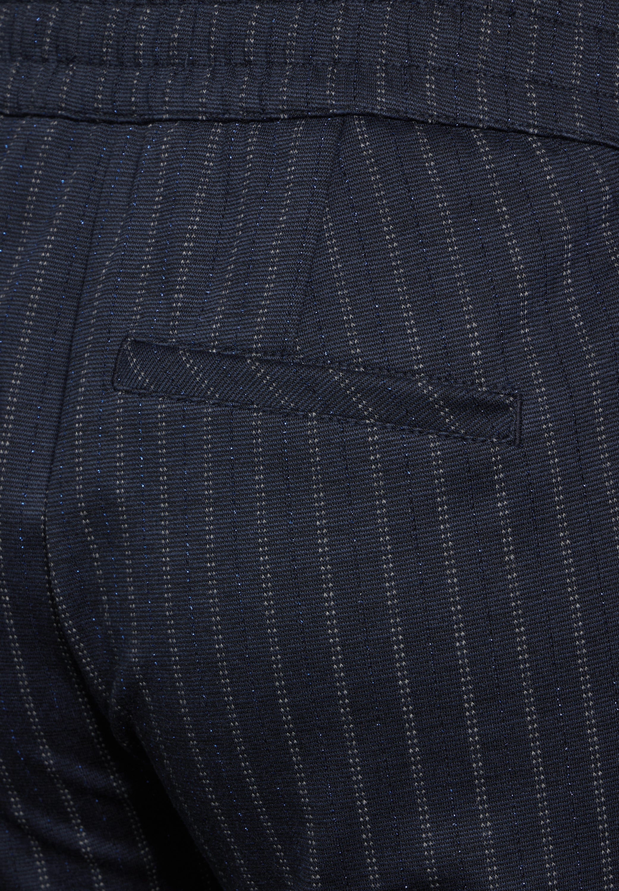 Hose im Nadelstreifen-Look
