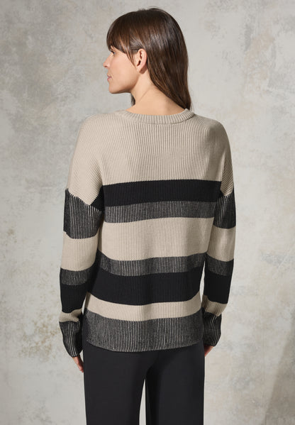 Gestreifter Pullover