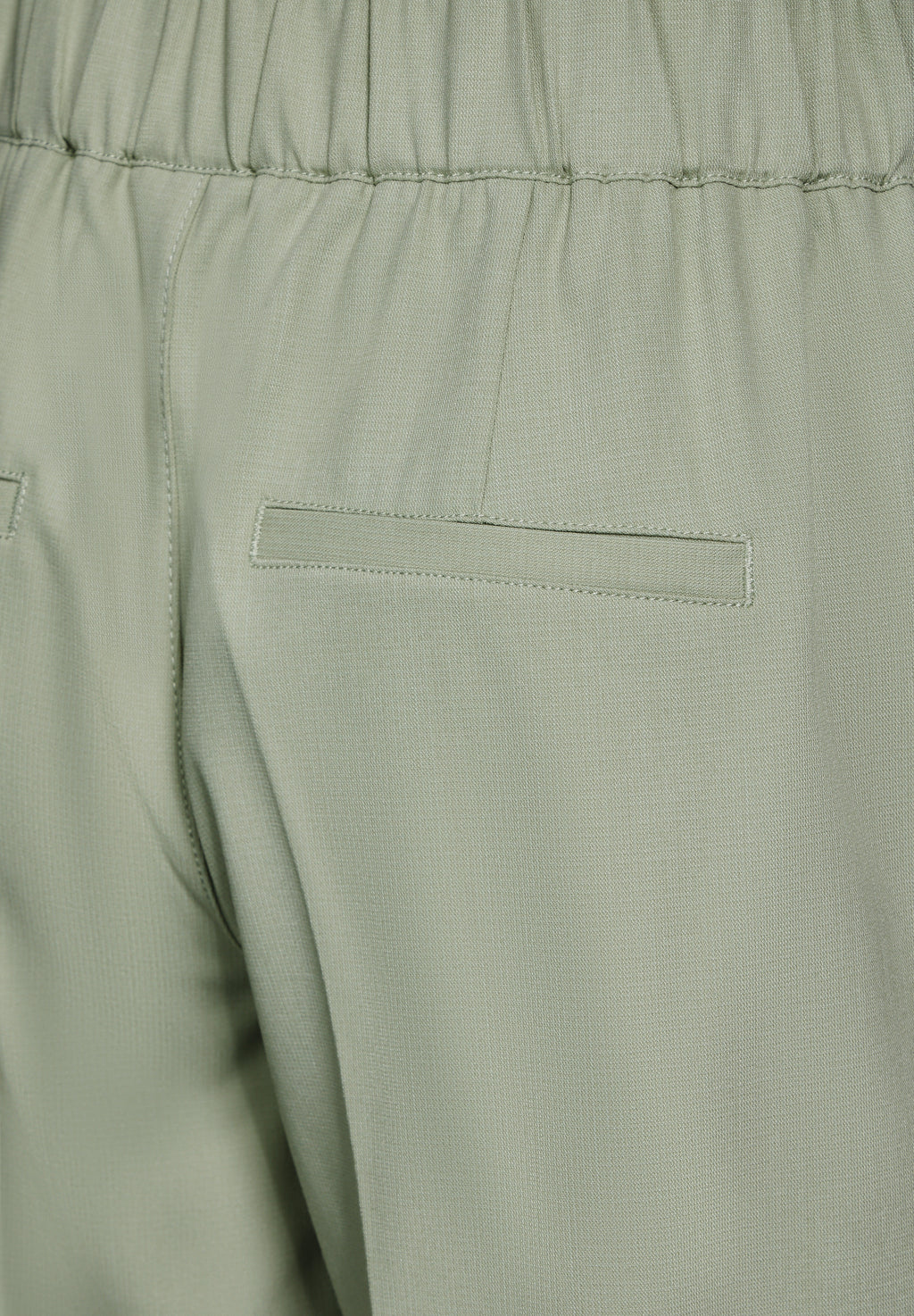 Bermuda Short mit Knöpfen