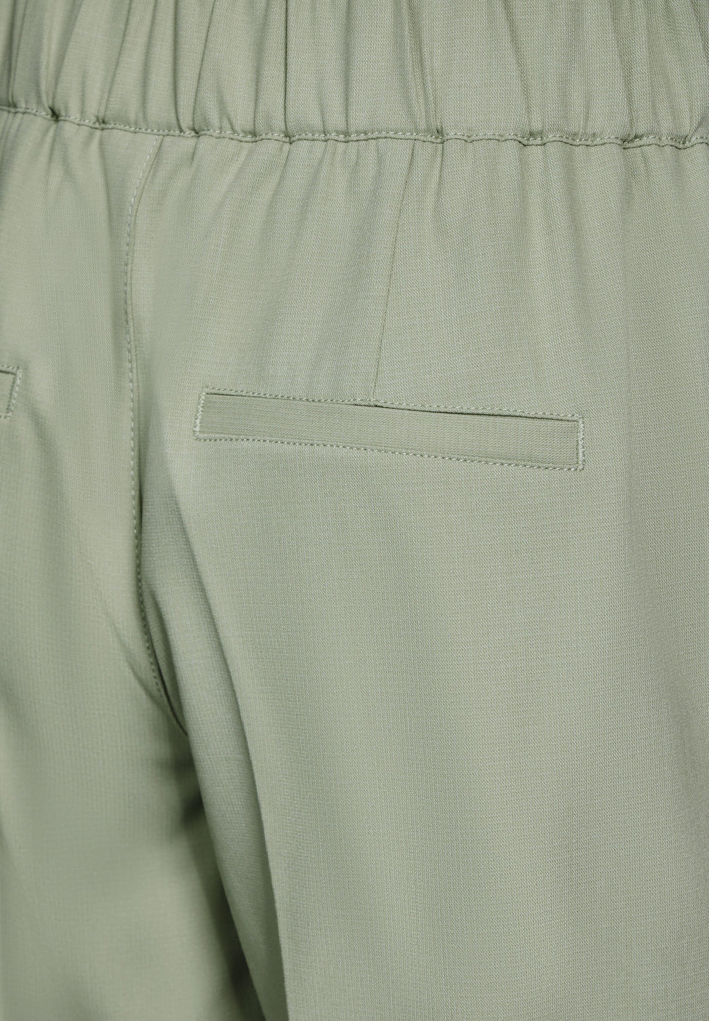 Bermuda Short mit Knöpfen