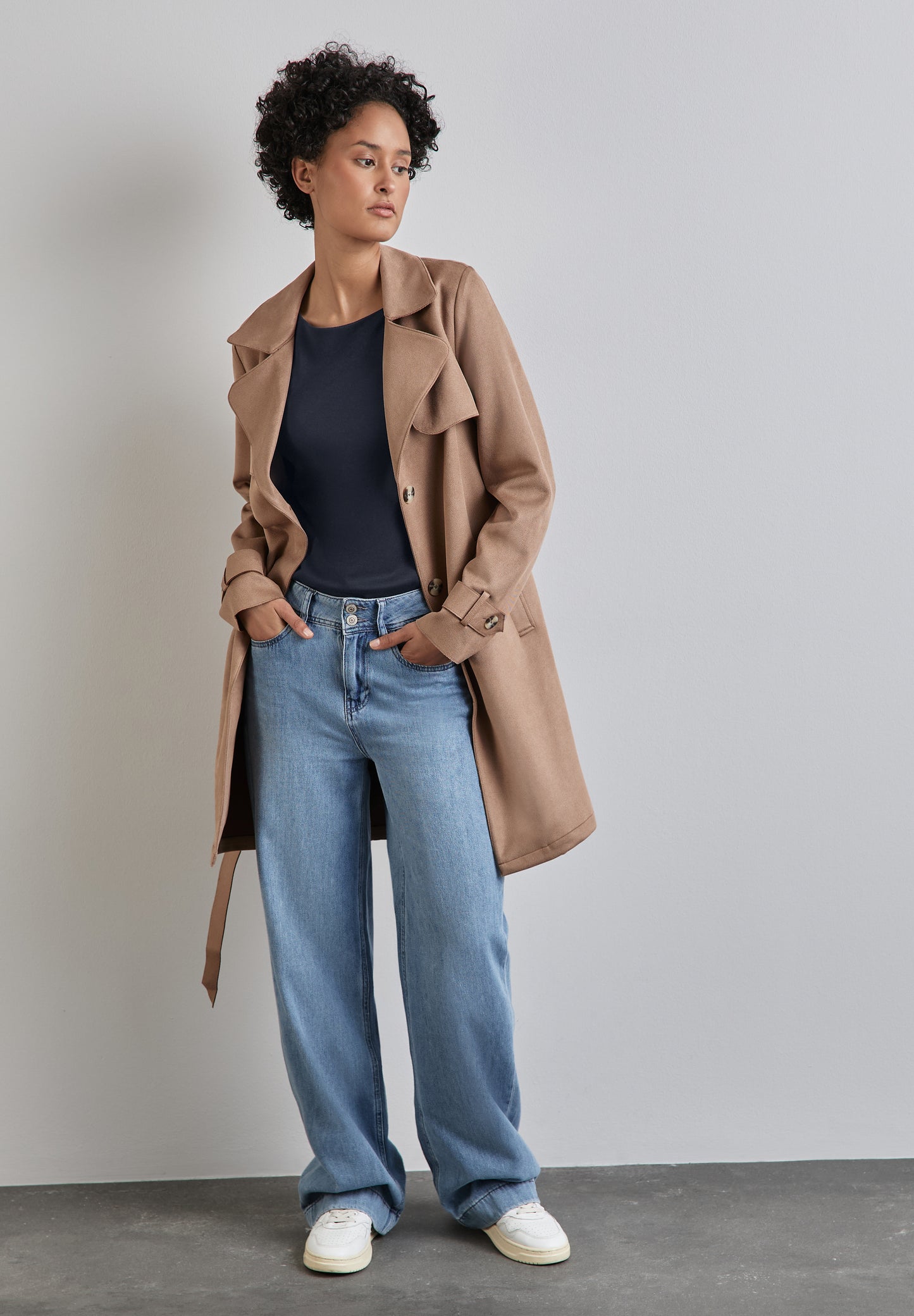 Shirt mit U-Boot-Ausschnitt