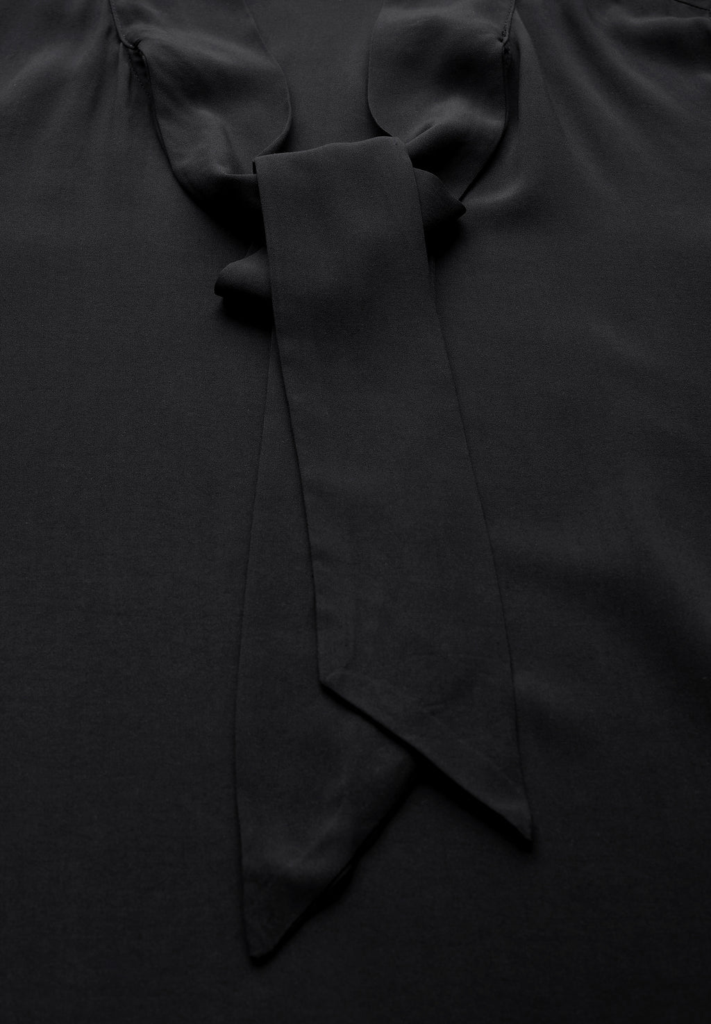 Bluse mit Schleife