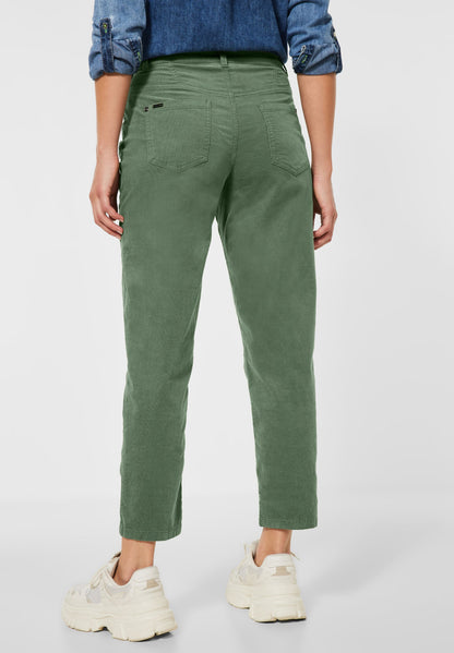 Casual Fit Cordhose