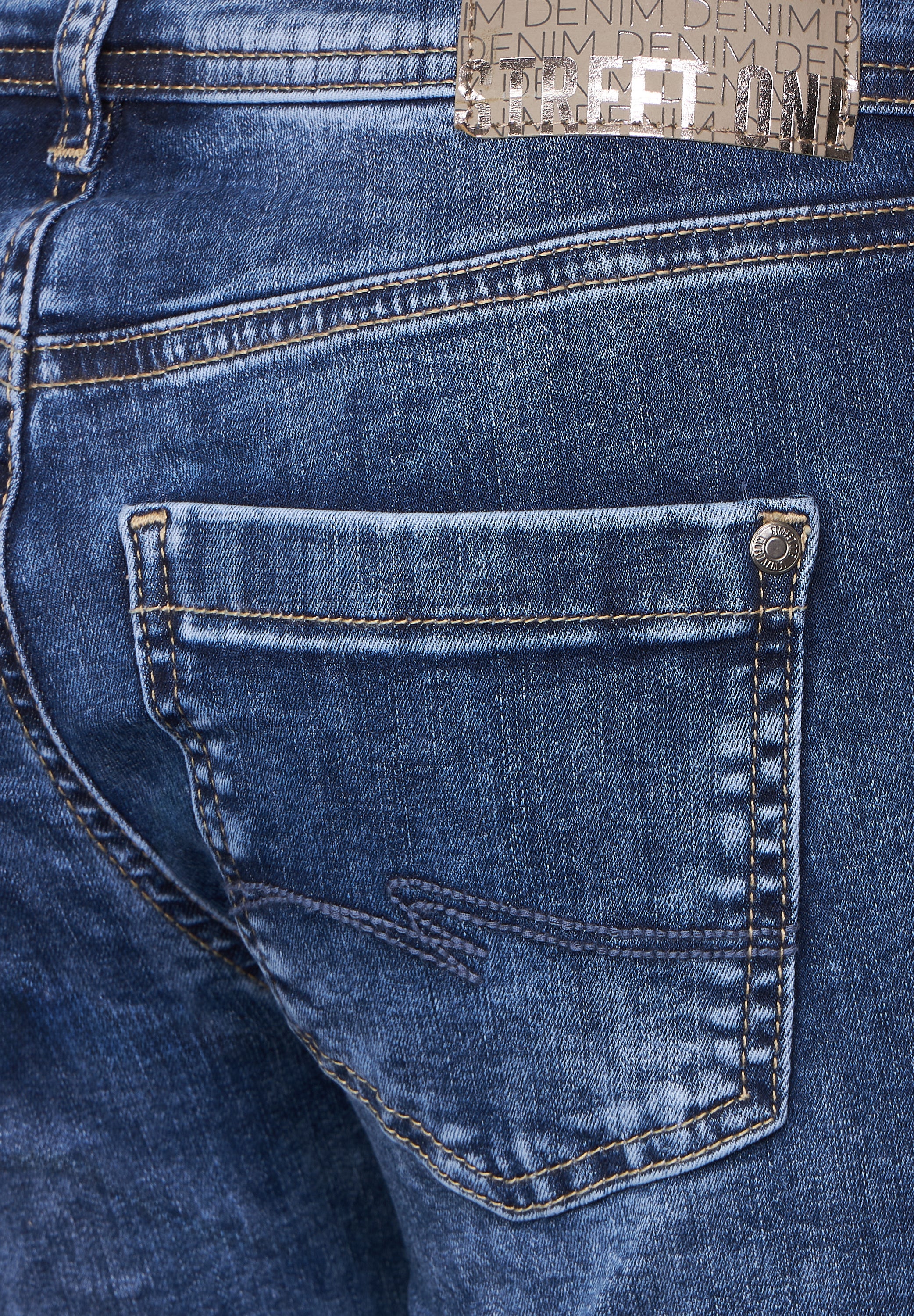 Casual Fit Jeans