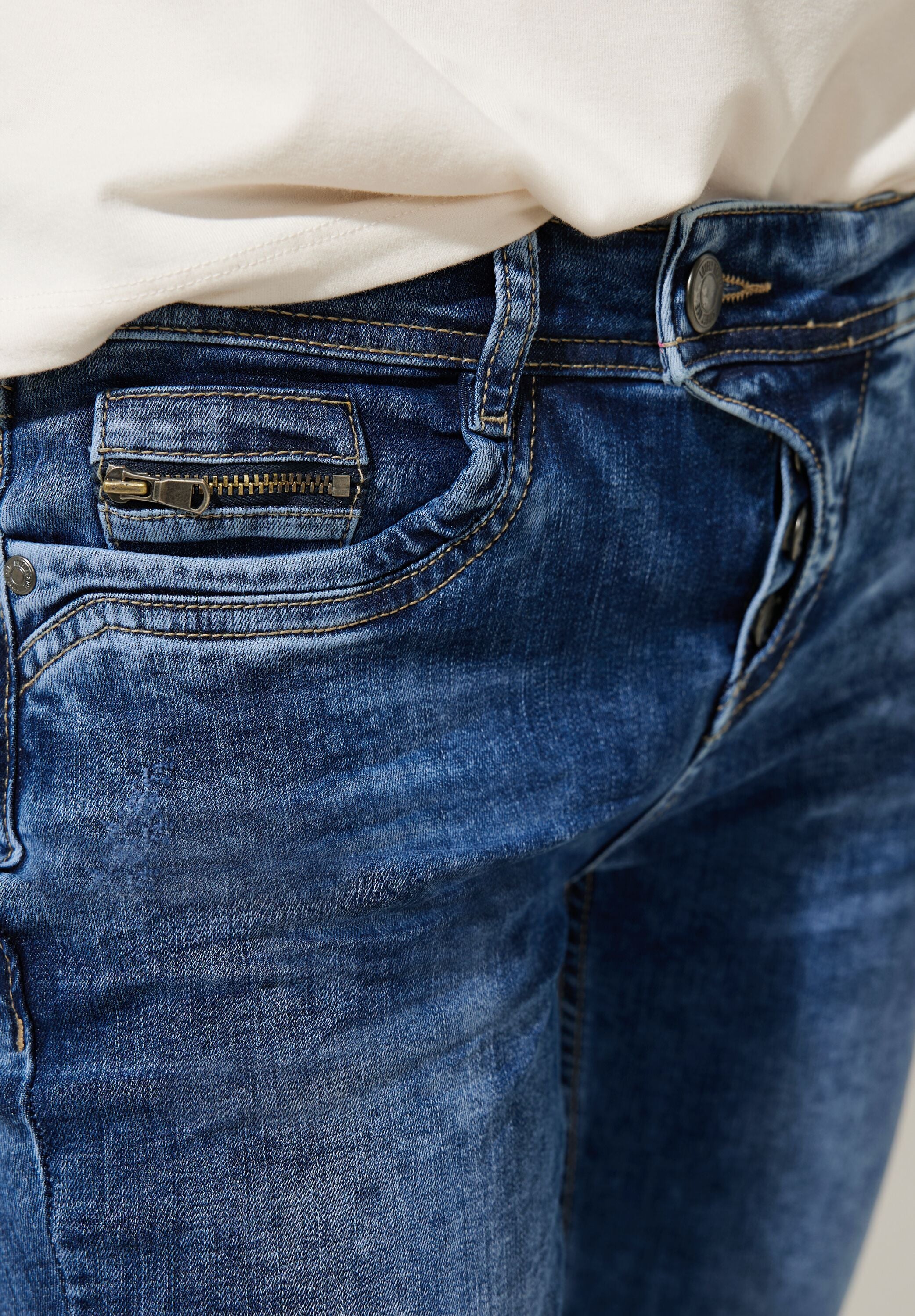 Casual Fit Jeans