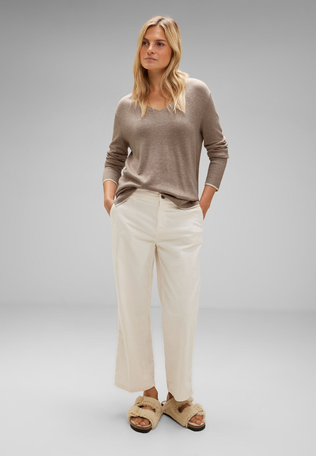 Pullover mit V-Ausschnitt