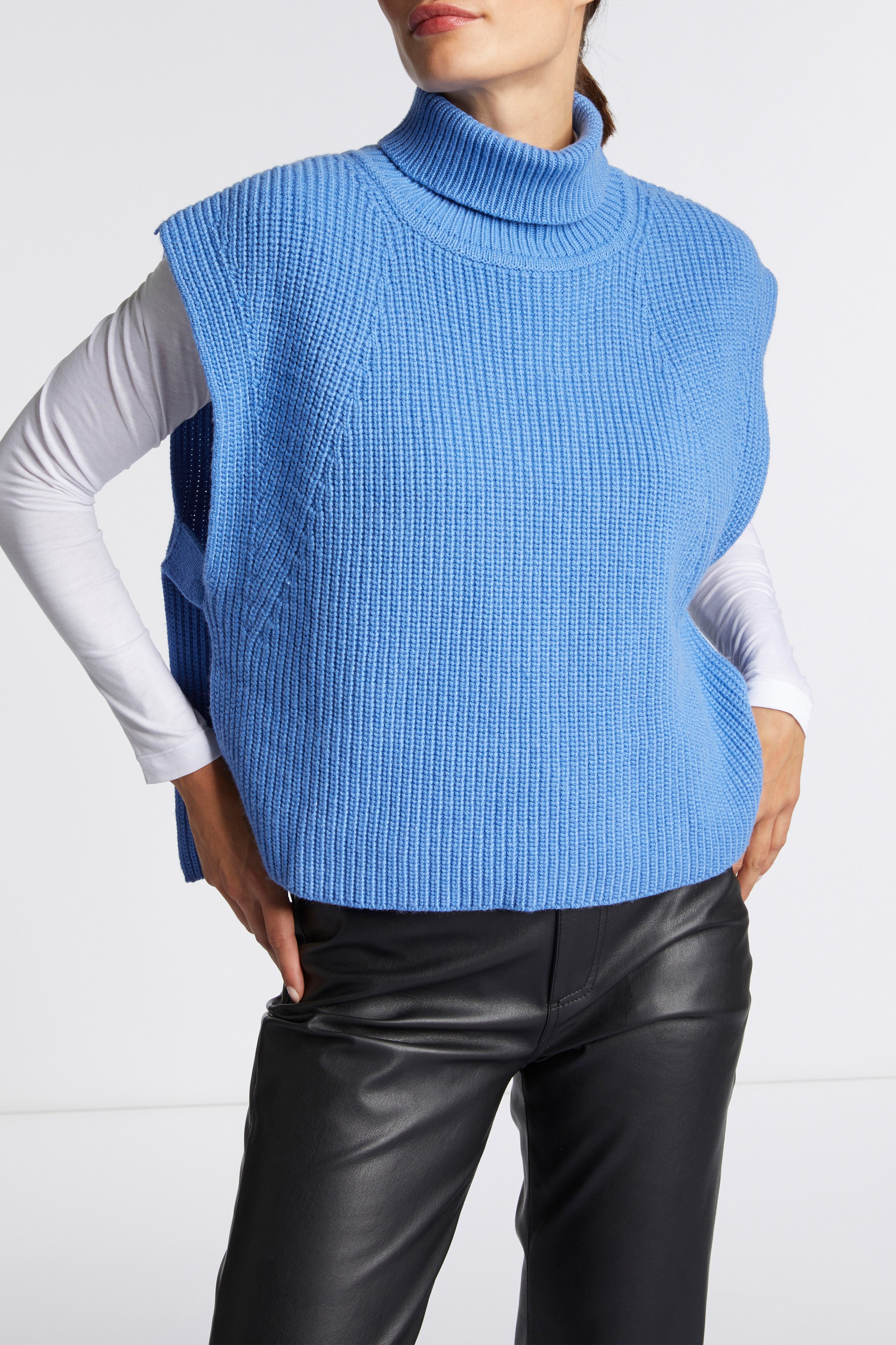 vest strap detail ecovero