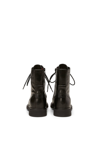 Schnürstiefel