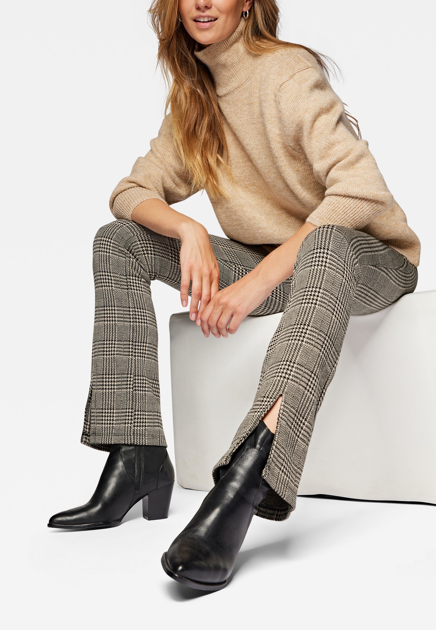 CHECK KNIT PANTS