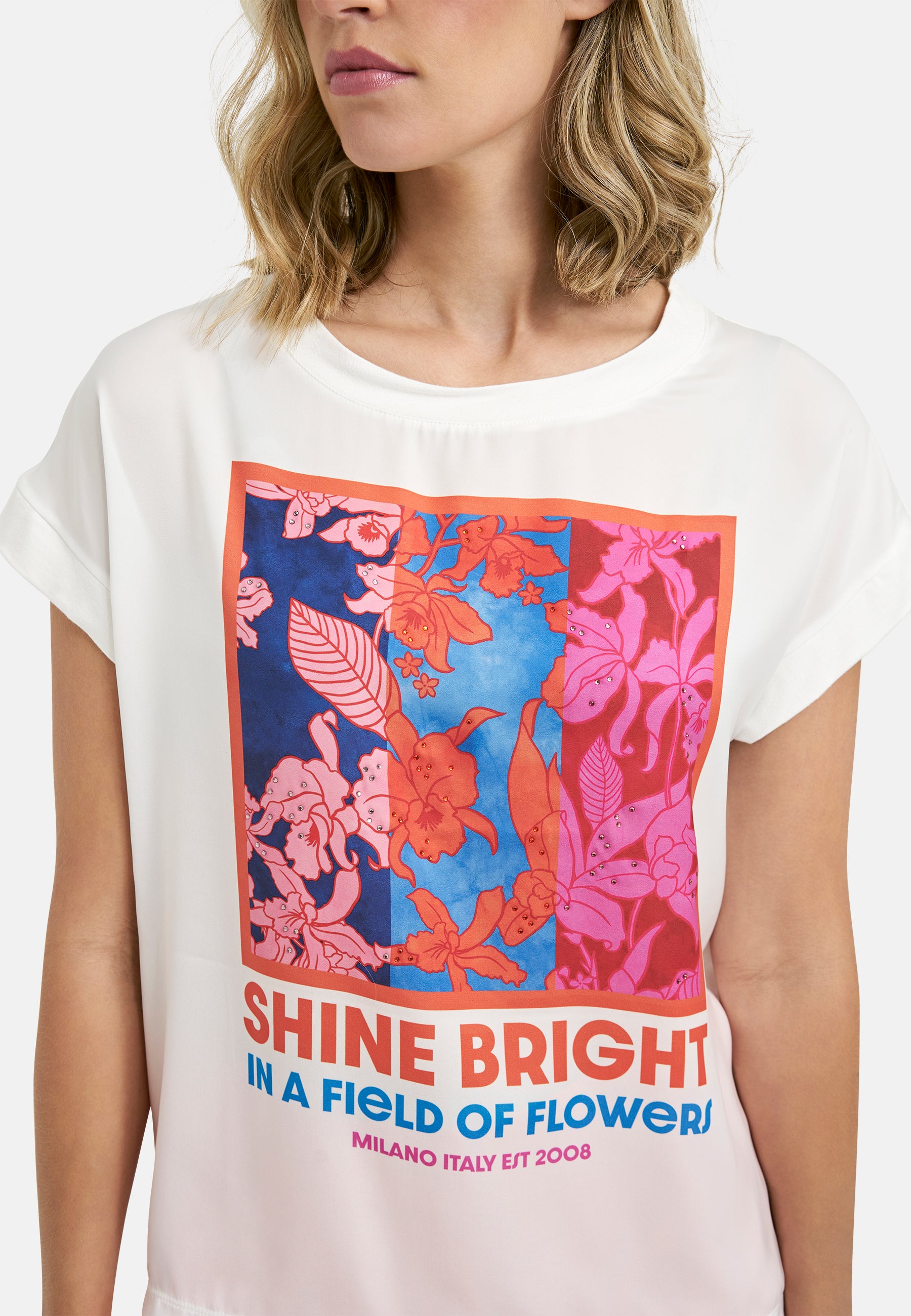 Shirt with roundneck, oversized shoulder and Artwork