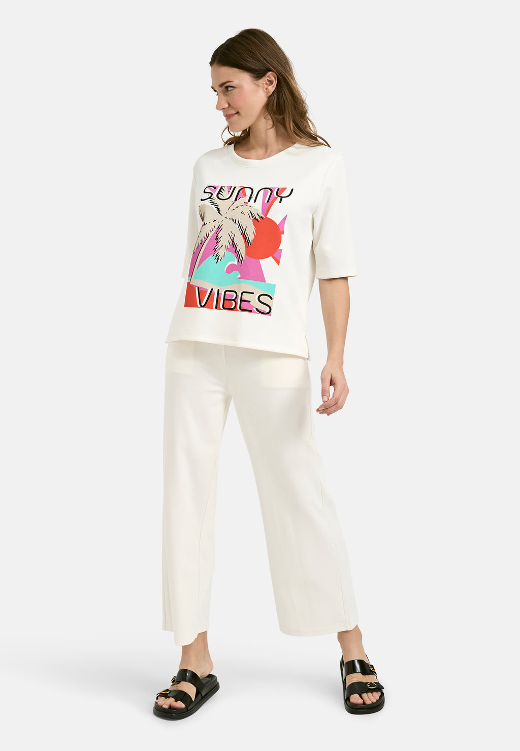 Sweatshirt w roundneck, 1/2 sleeve + sideslits