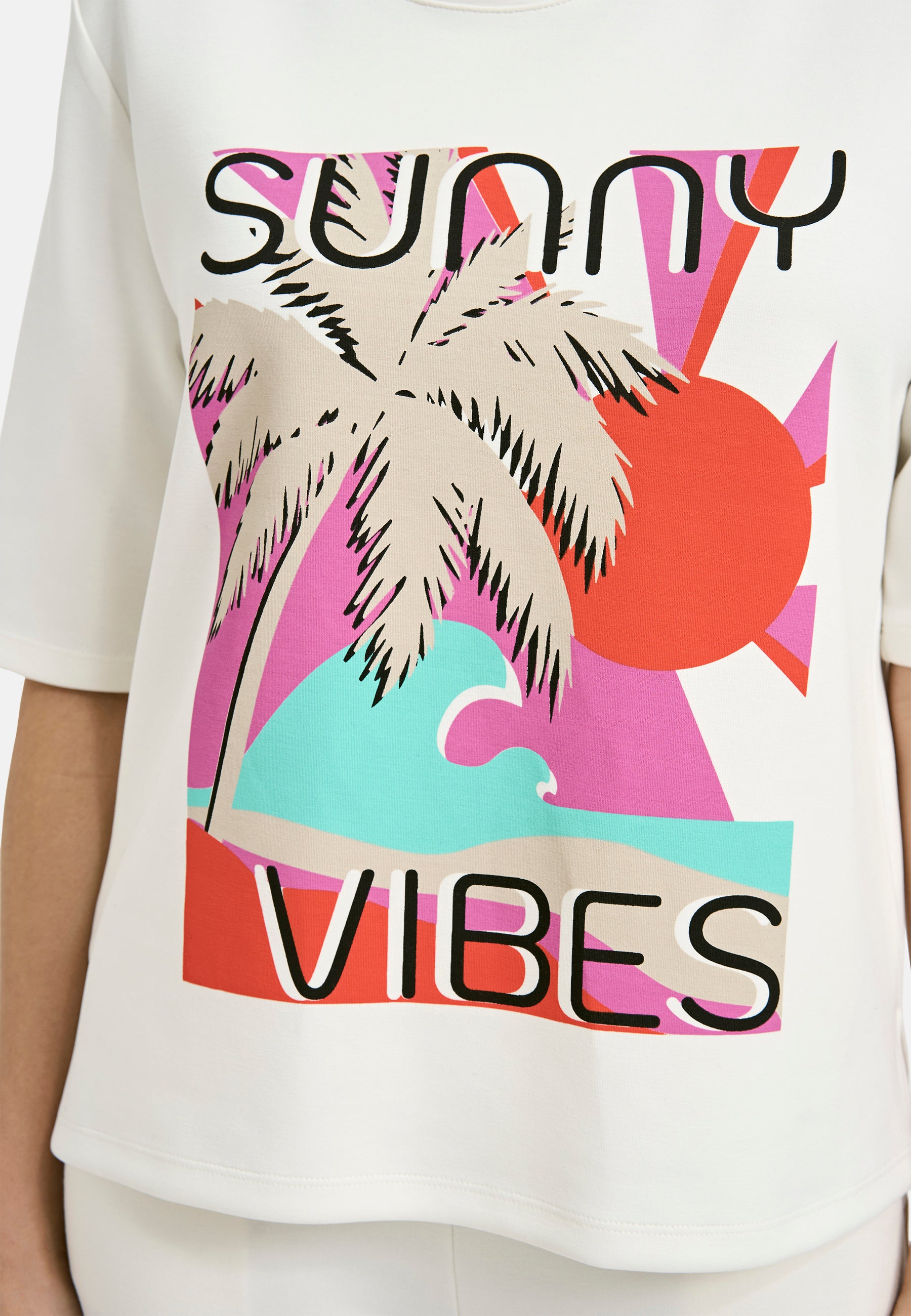 Sweatshirt w roundneck, 1/2 sleeve + sideslits