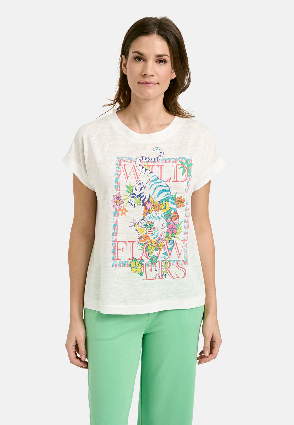 Shirt with roundneck, oversized shoulder and Artwork